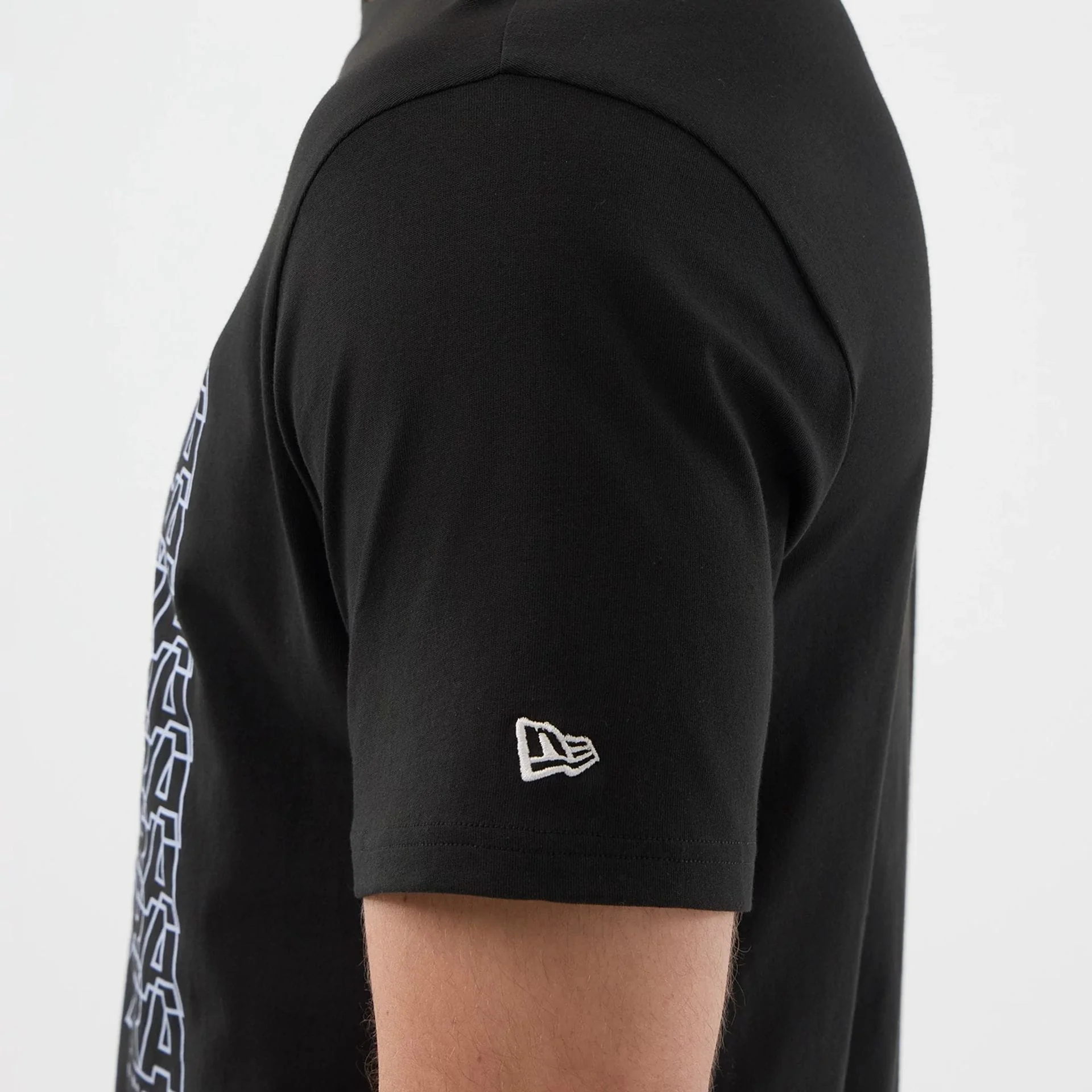 New Era Logo Graphic Black T-Shirt - Image 5