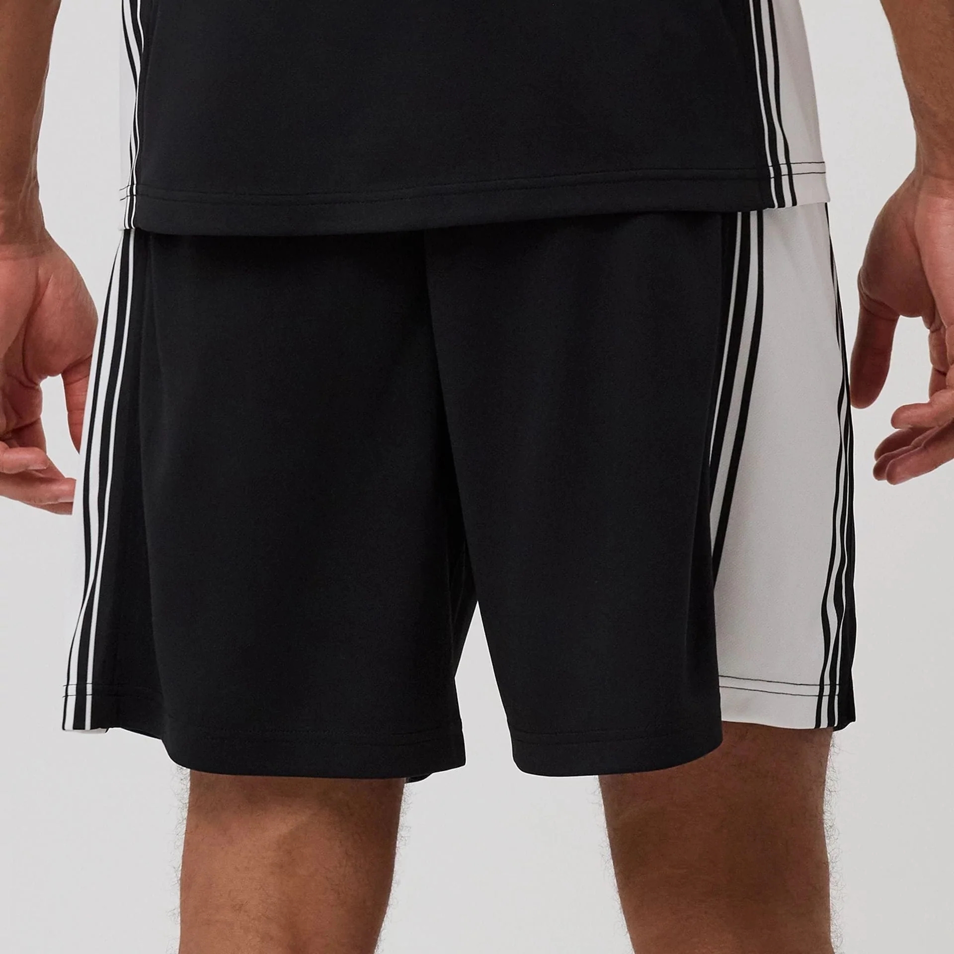 New Era Mesh Black Oversized Shorts - Image 5