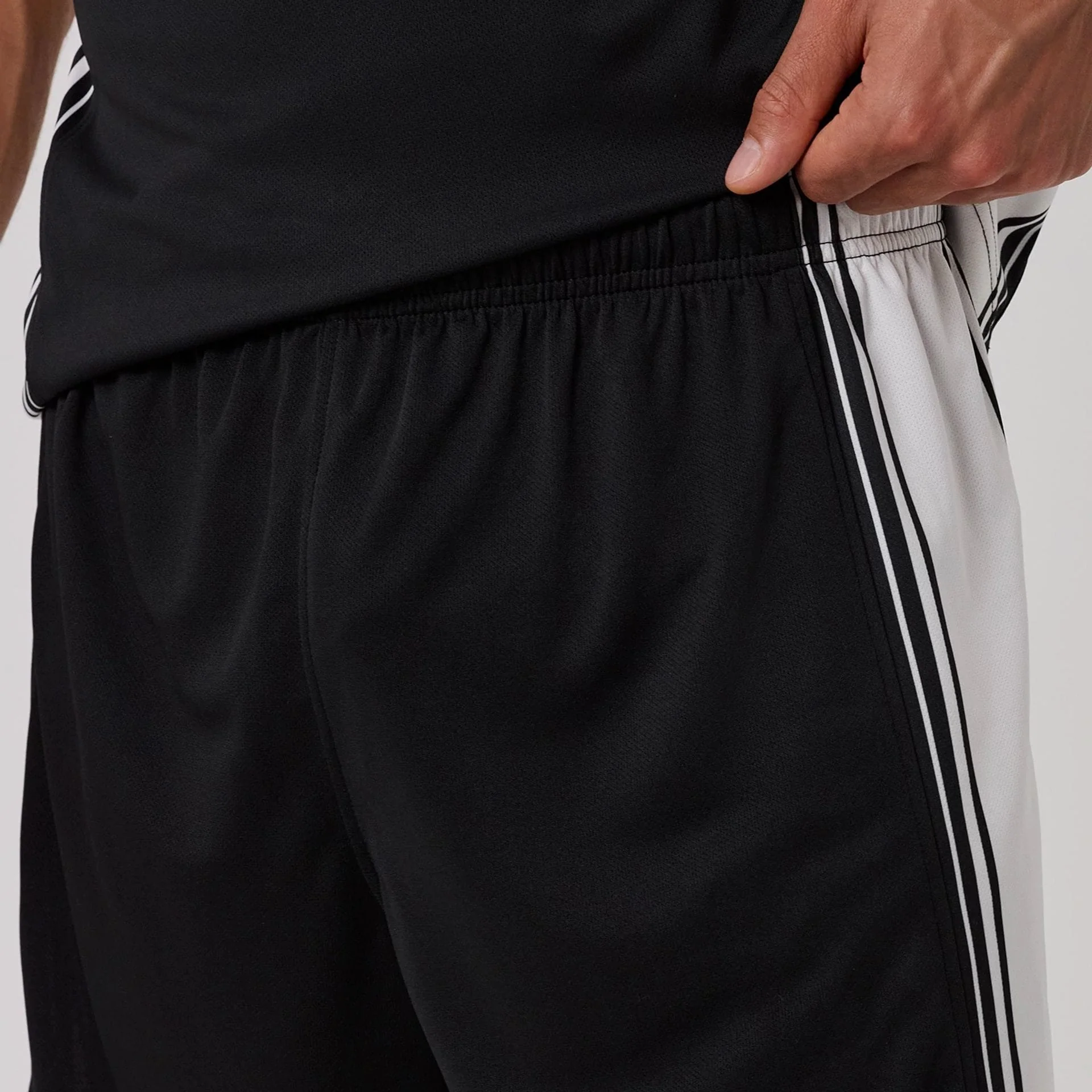 New Era Mesh Black Oversized Shorts - Image 6