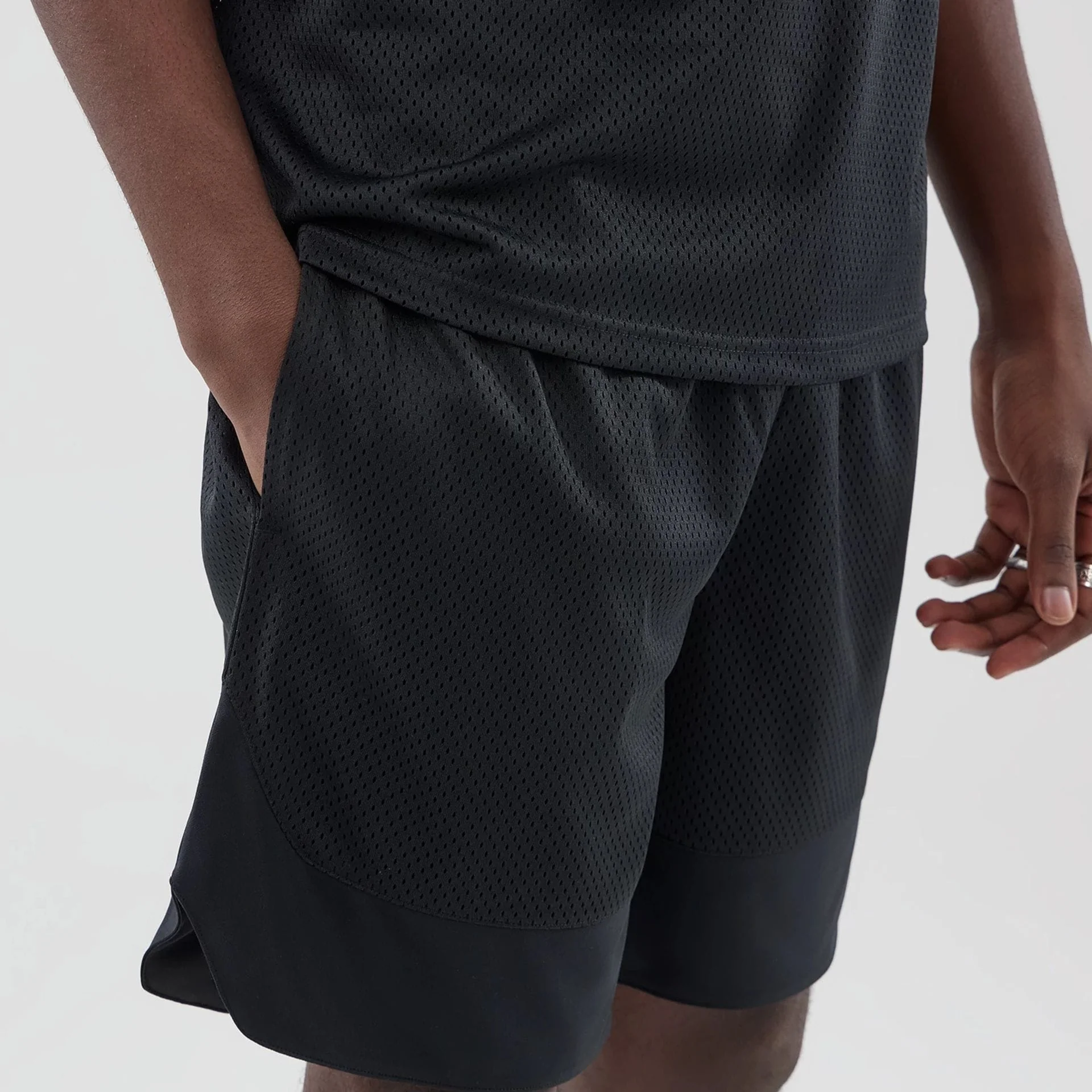 New Era Mesh Black Oversized Shorts - Image 4