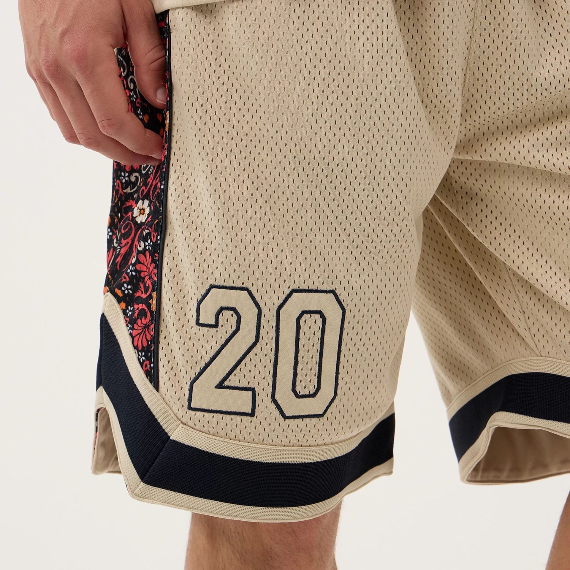 New Era Mesh Light Beige Mesh Shorts - Image 3