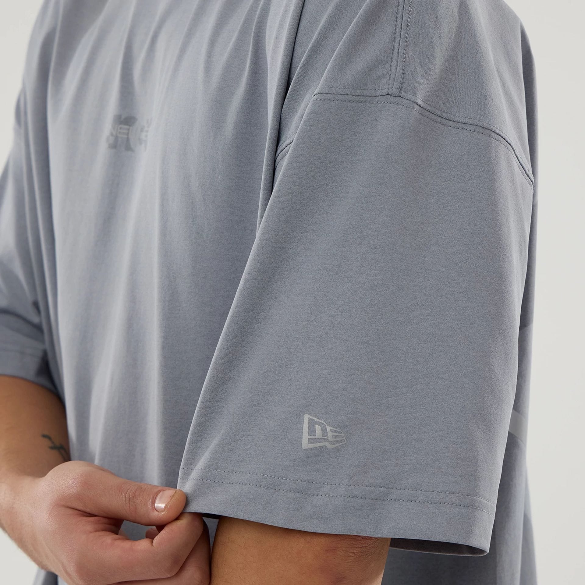 New Era NEC Logo Grey Oversized T-Shirt - Image 5