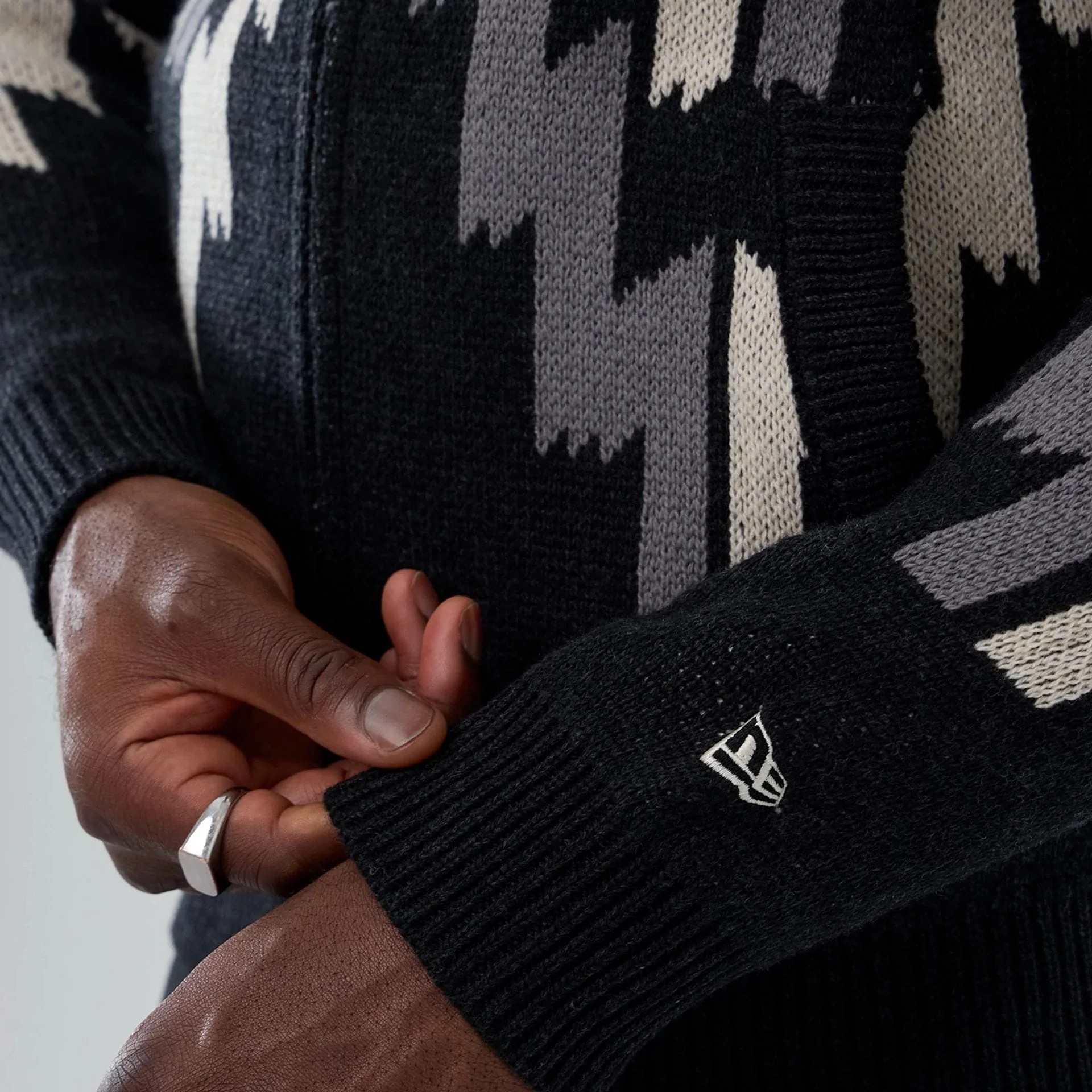 New Era Organic Cowichan Black Cardigan - Image 4