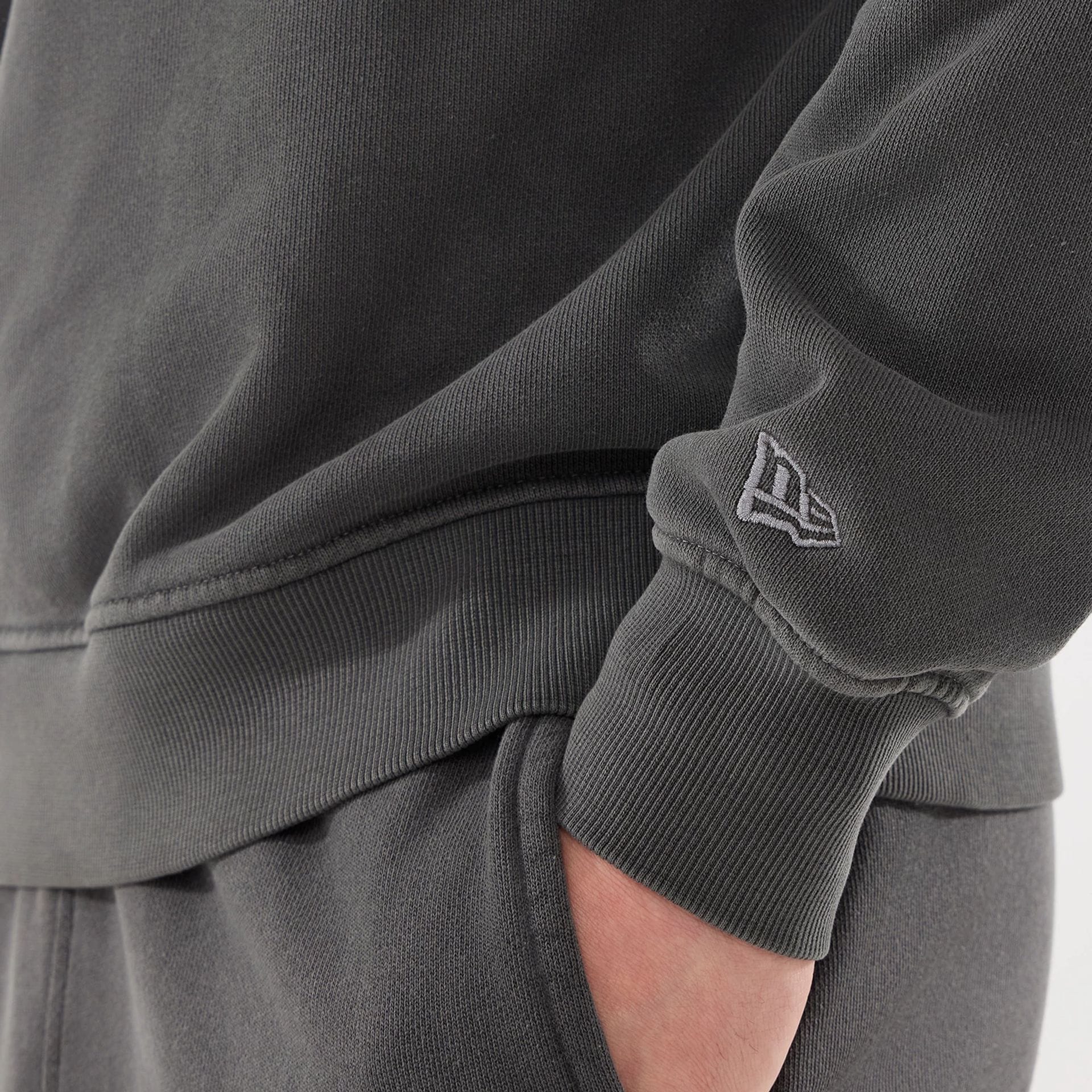 New Era Originators Black Crew Neck Sweater - Image 5
