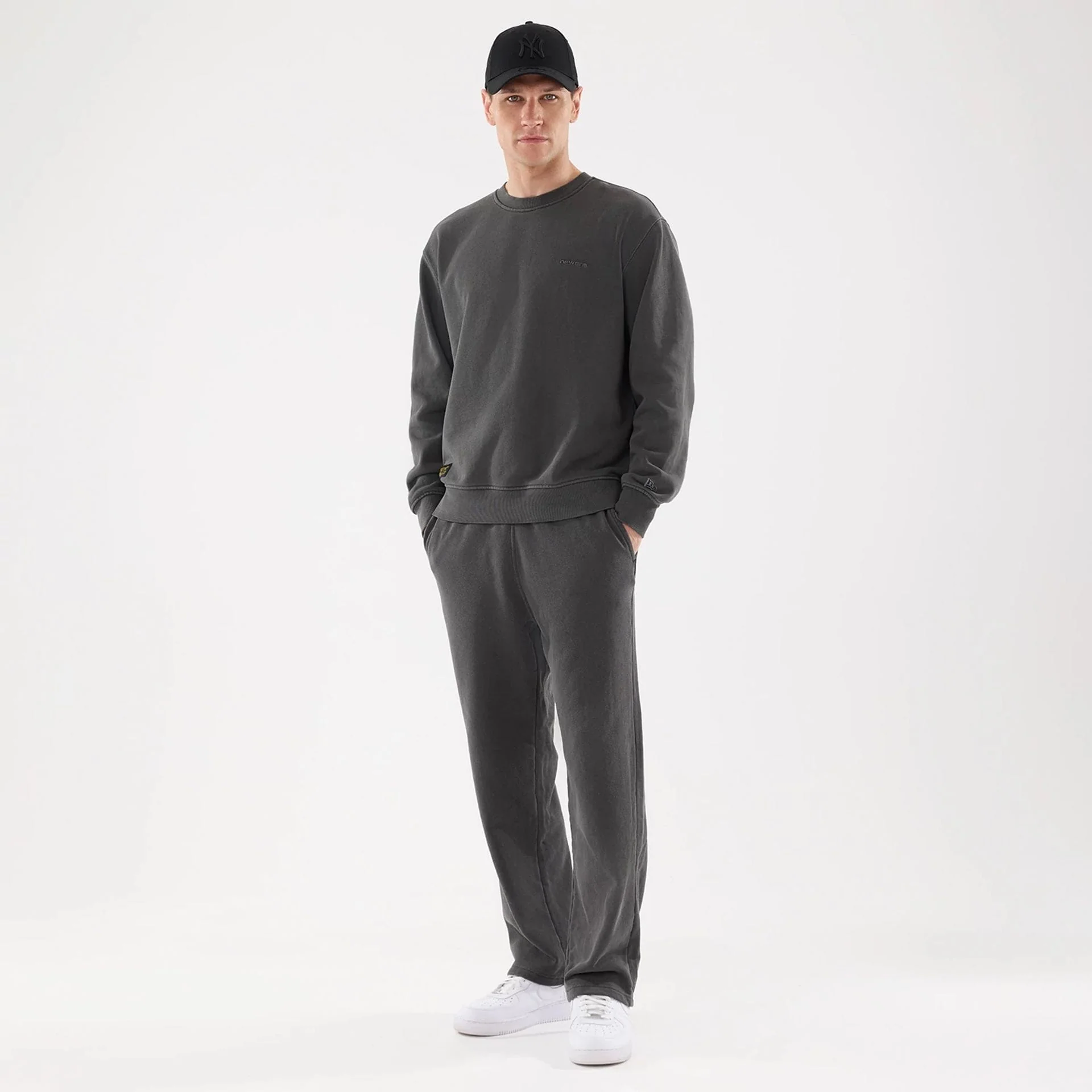 New Era Originators Black Straight Leg Joggers - Image 8