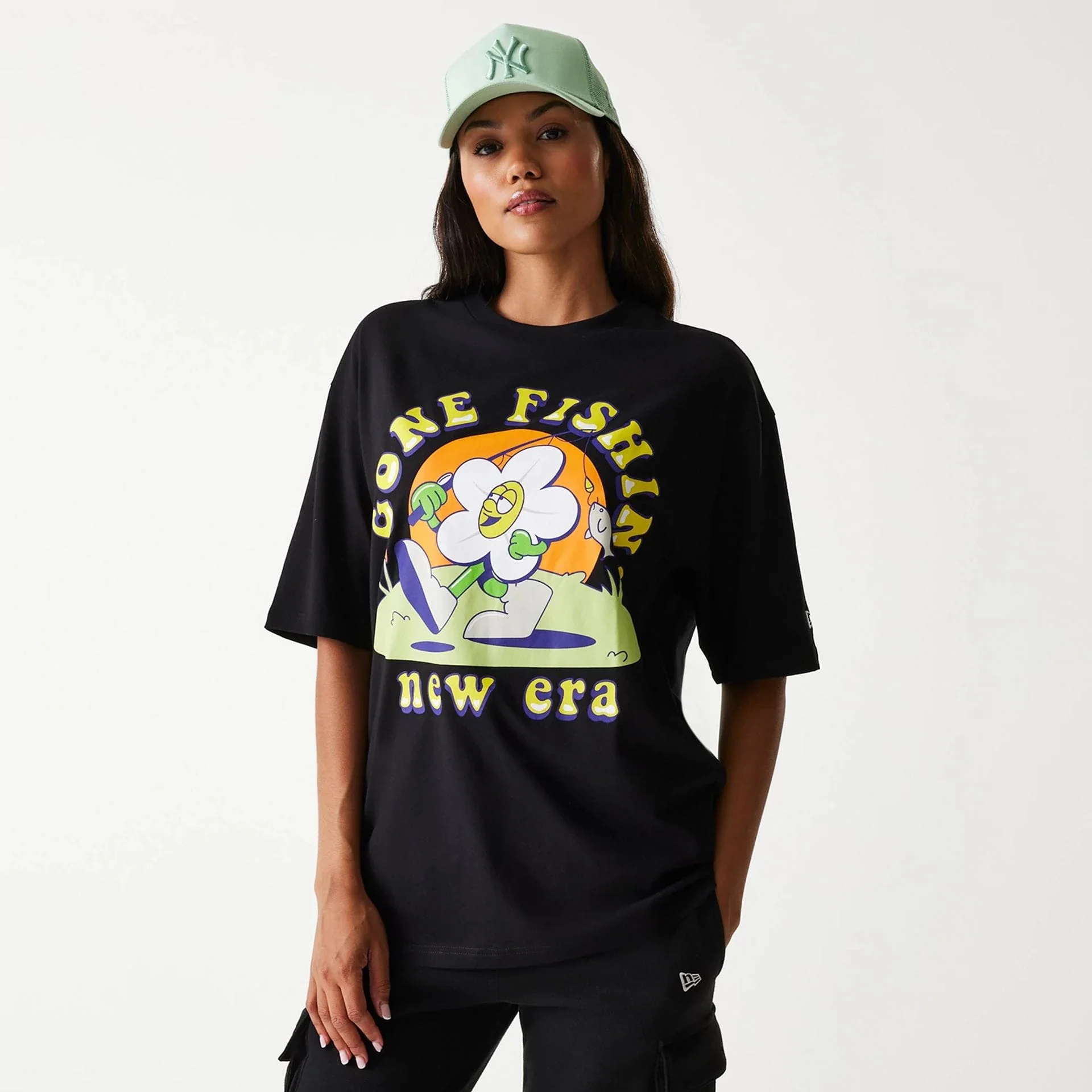 New Era Outdoor Graphic Black Oversized T-Shirt - Image 4