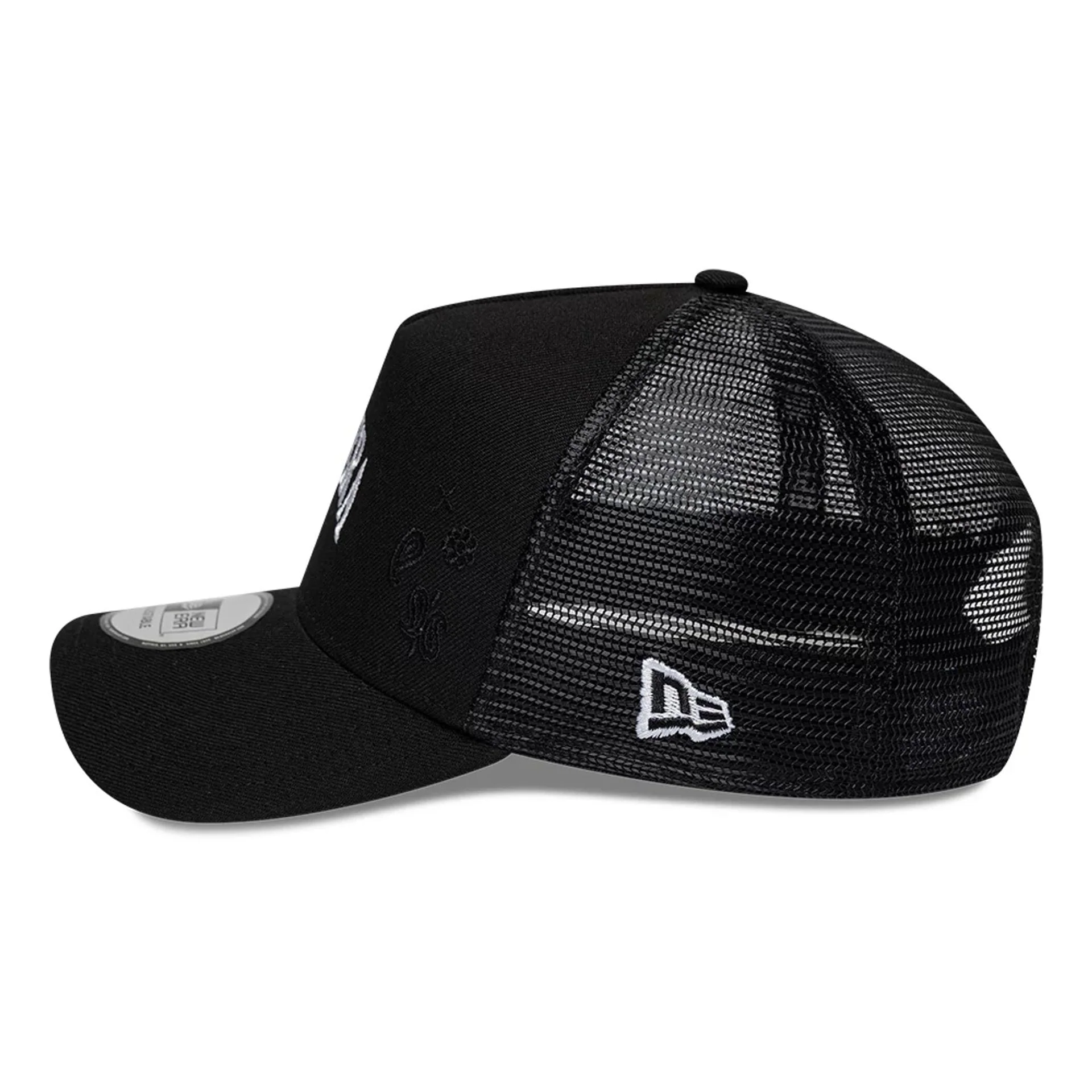 New Era Paisley Emblem Black 9FORTY A-Frame Trucker Adjustable Cap - Image 4