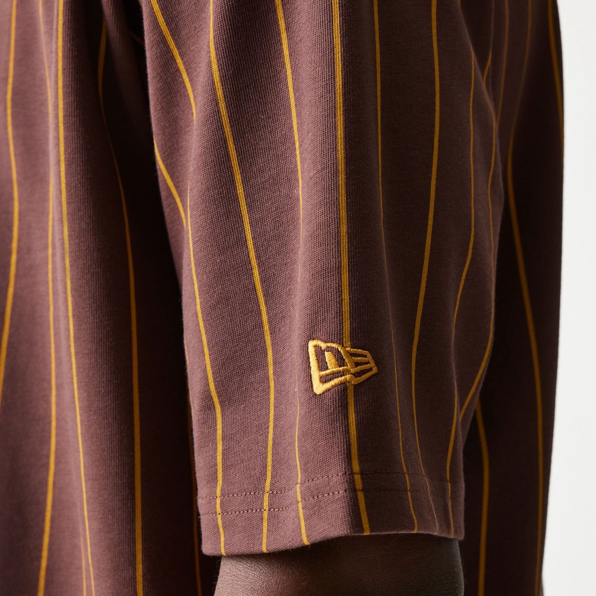 New Era Pinstripe Brown Oversized T-Shirt - Image 5