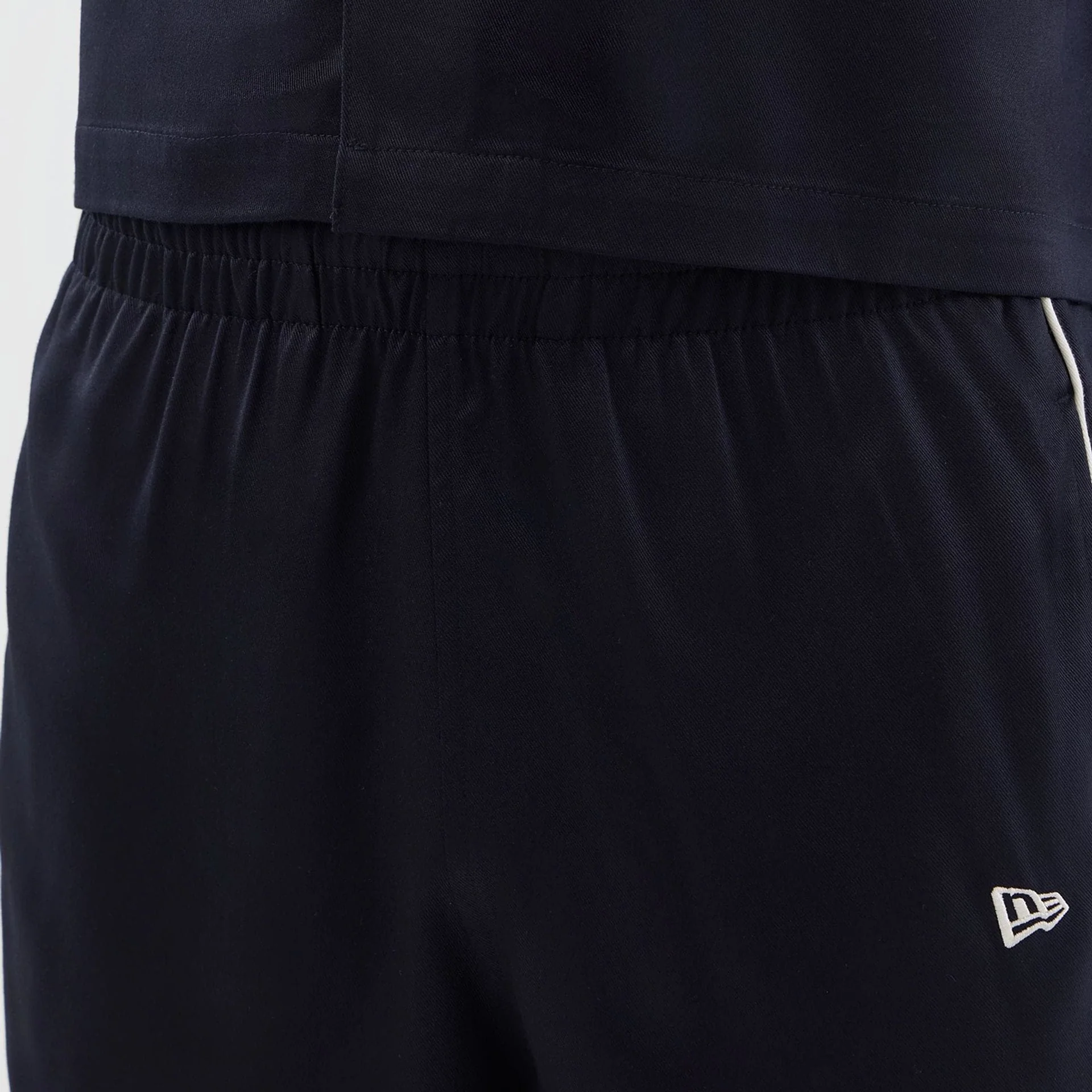 New Era Piping Navy Shorts - Image 5