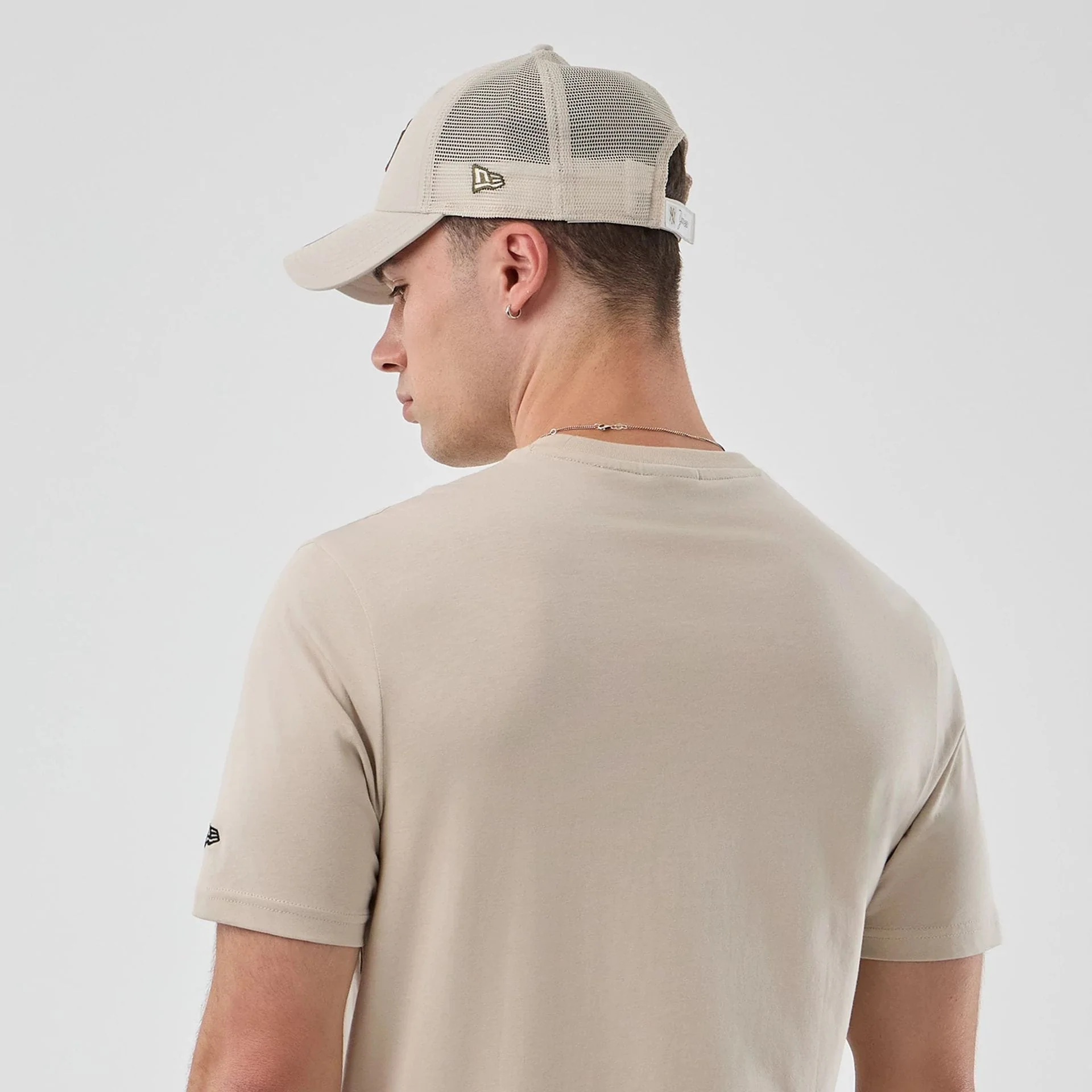 New Era Pizza Graphic Light Beige T-Shirt - Image 8