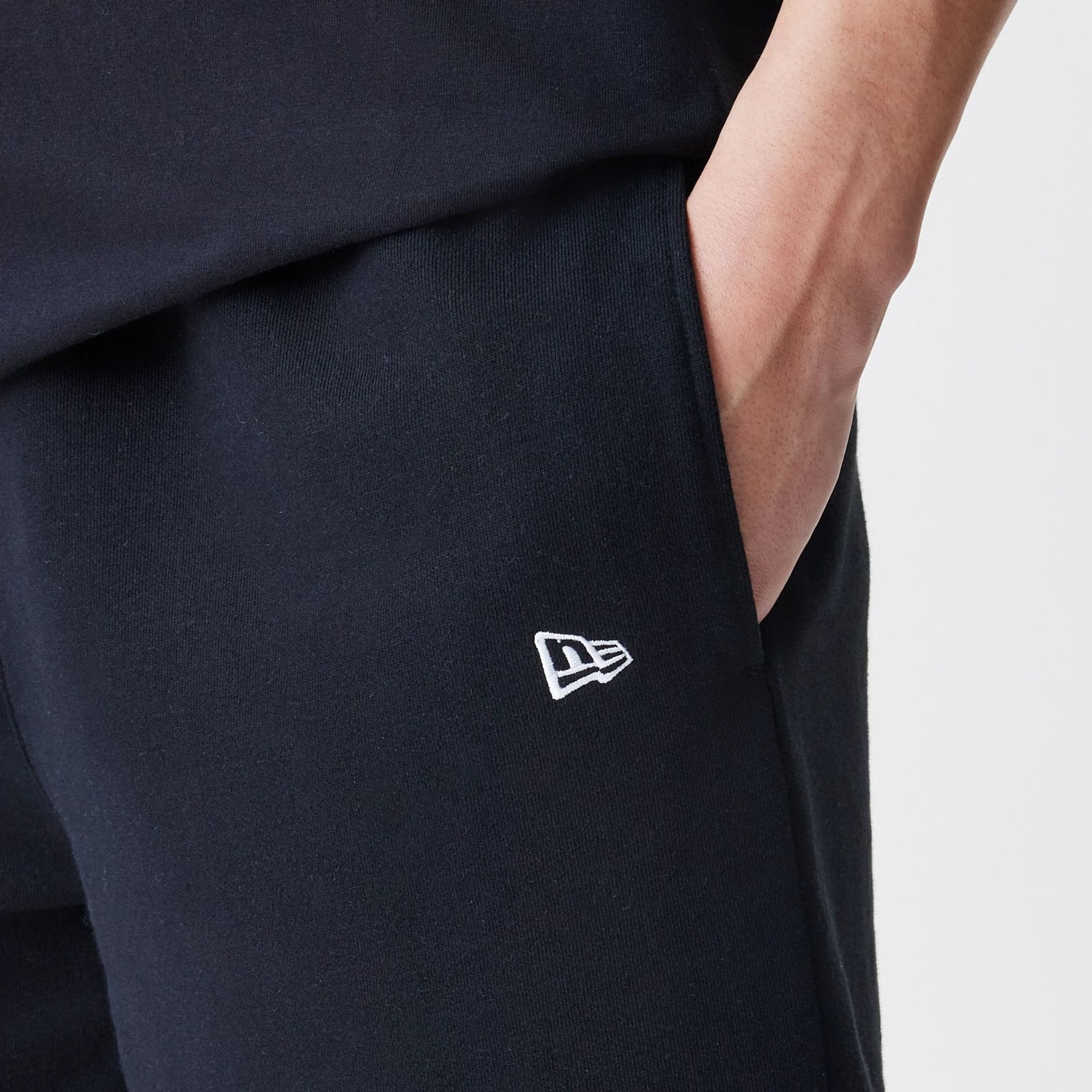 New Era Premium Essential Black Oversized Shorts - Image 5