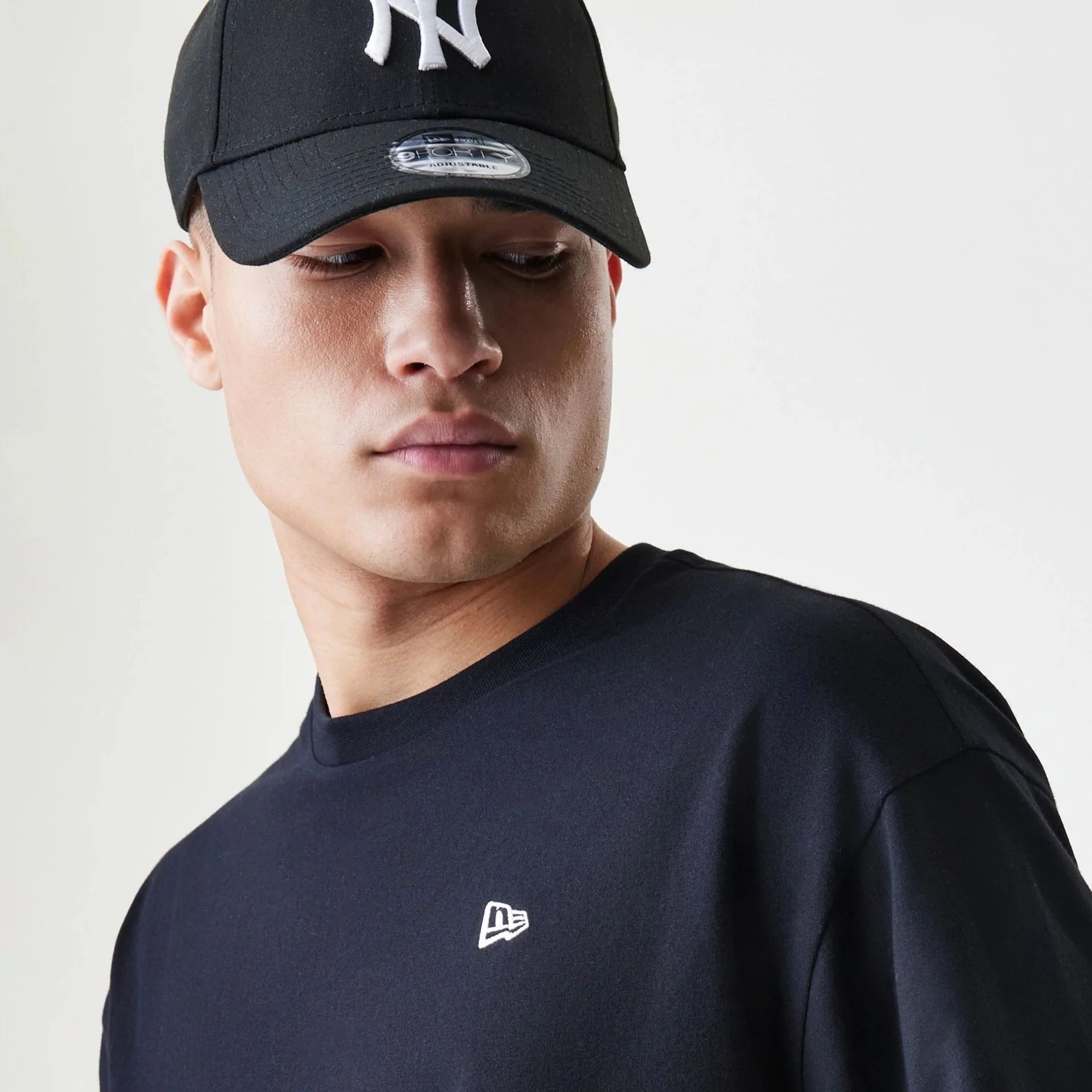 New Era Premium Essential Black Oversized T-Shirt - Image 4