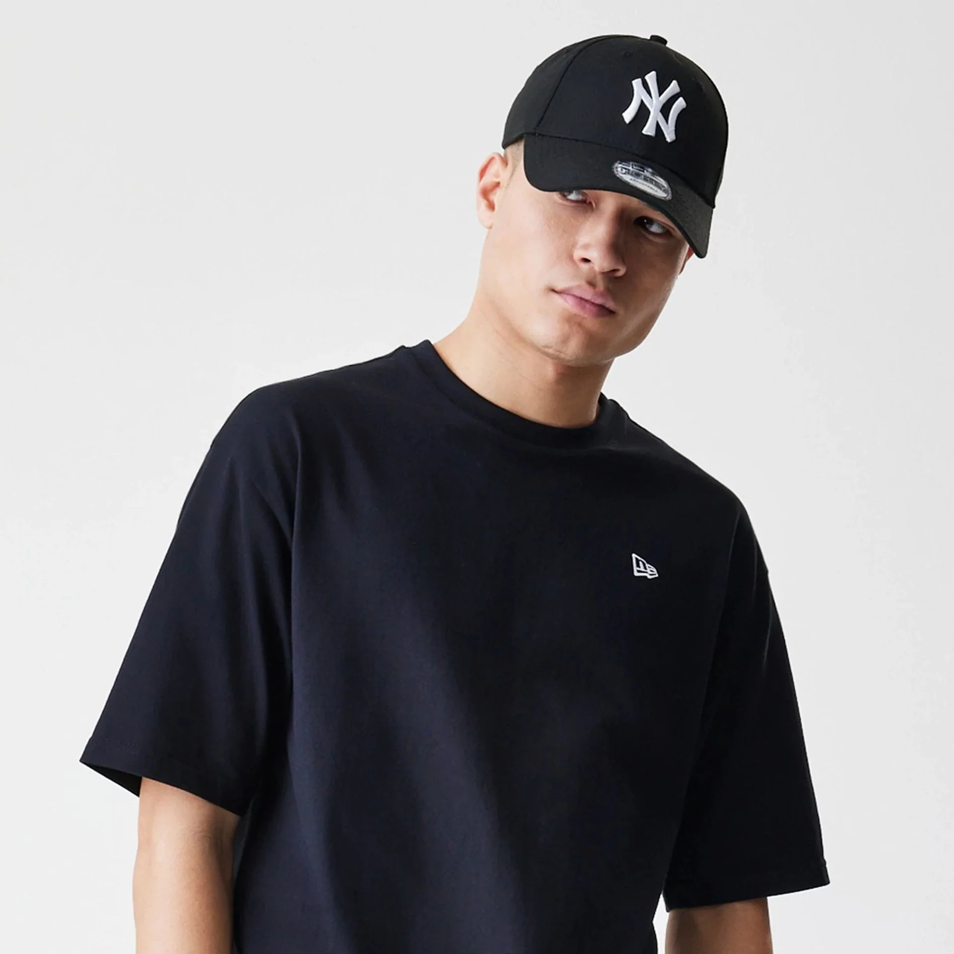New Era Premium Essential Black Oversized T-Shirt - Image 6