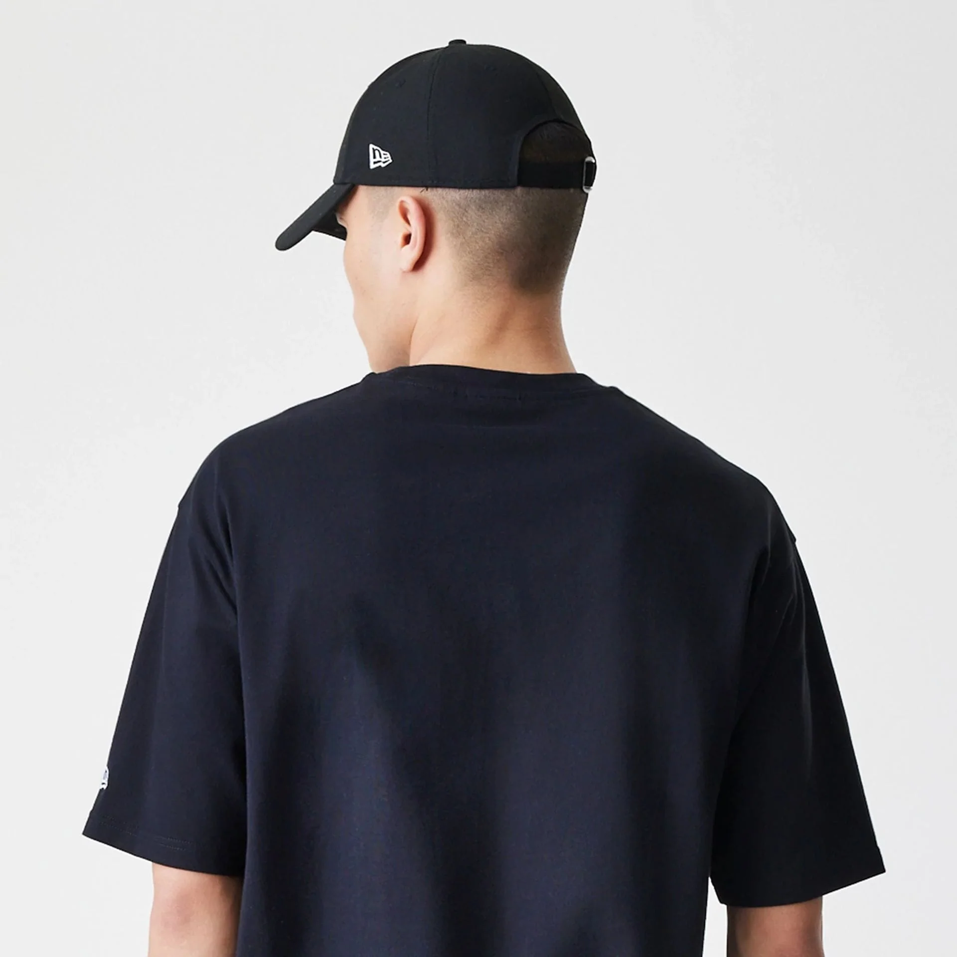 New Era Premium Essential Black Oversized T-Shirt - Image 7