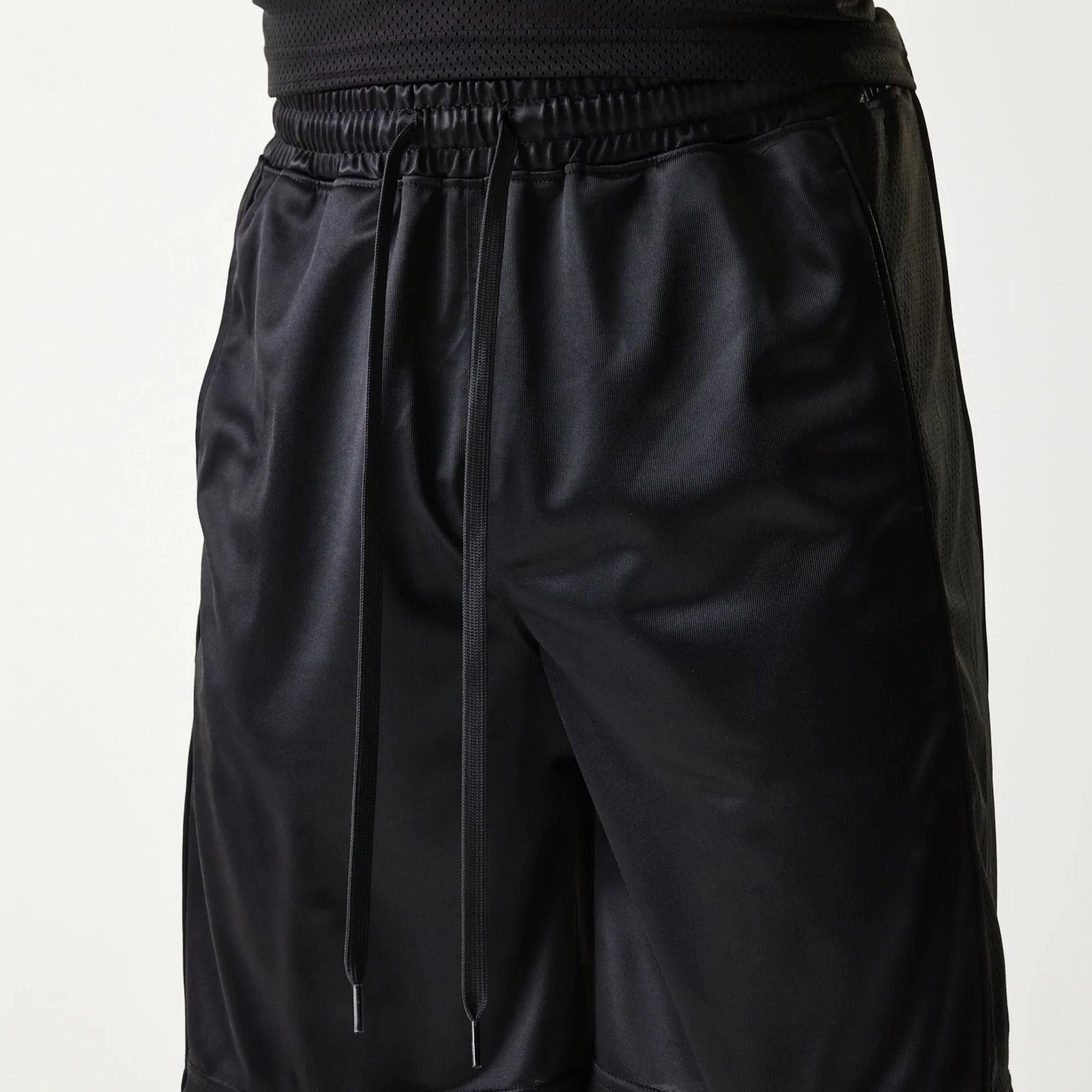 New Era Retro Sports Black Mesh Shorts - Image 3