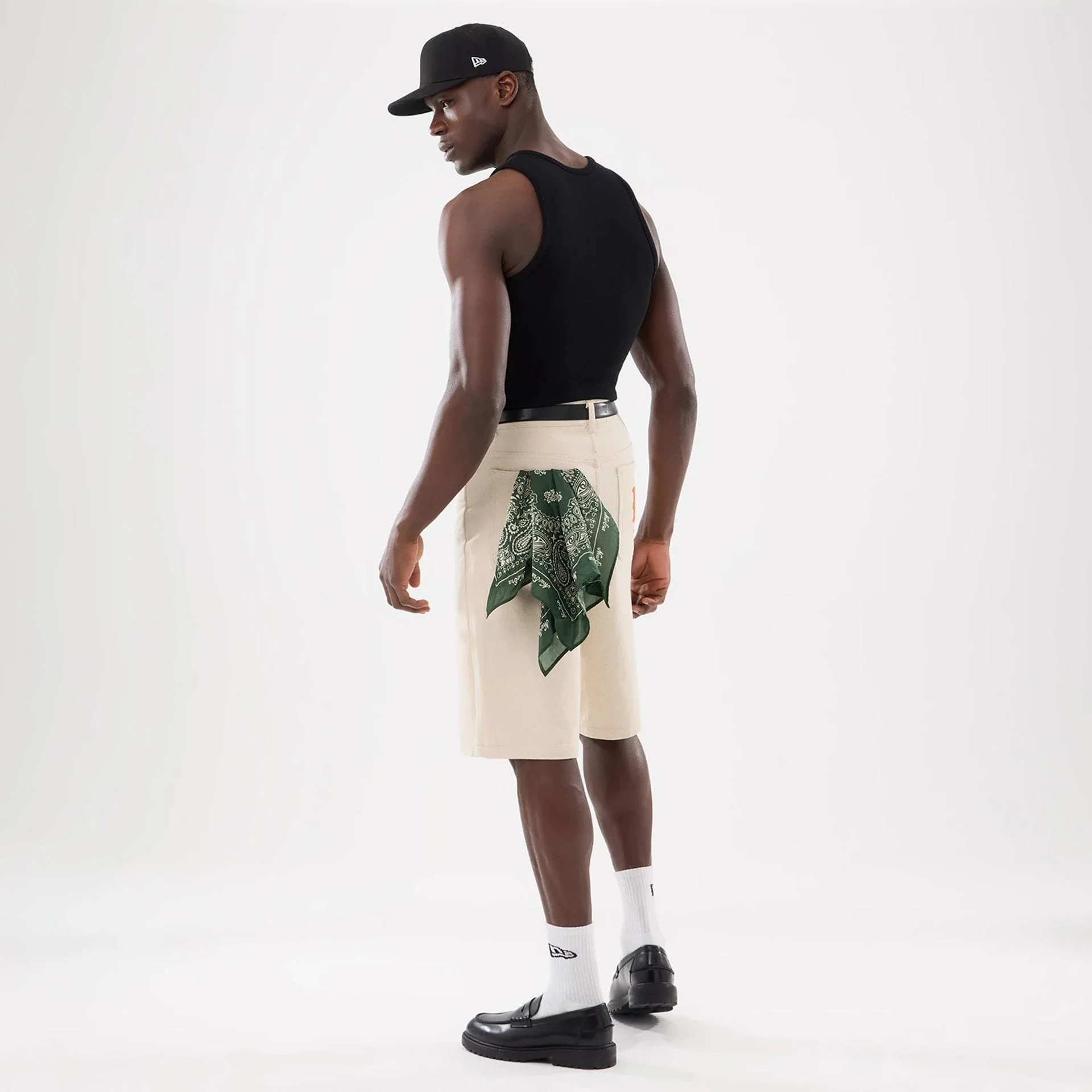New Era Rib Black Vest - Image 10