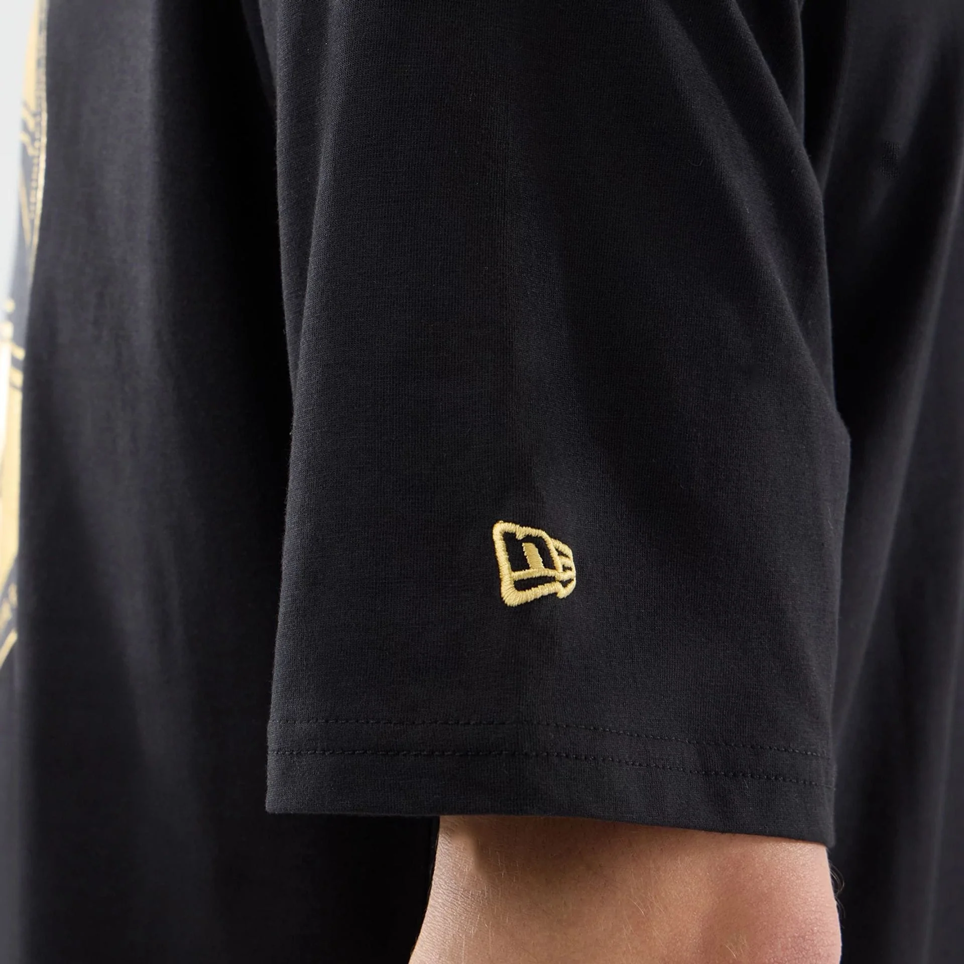 New Era Sticker Lisbon Black Oversized T-Shirt - Image 5