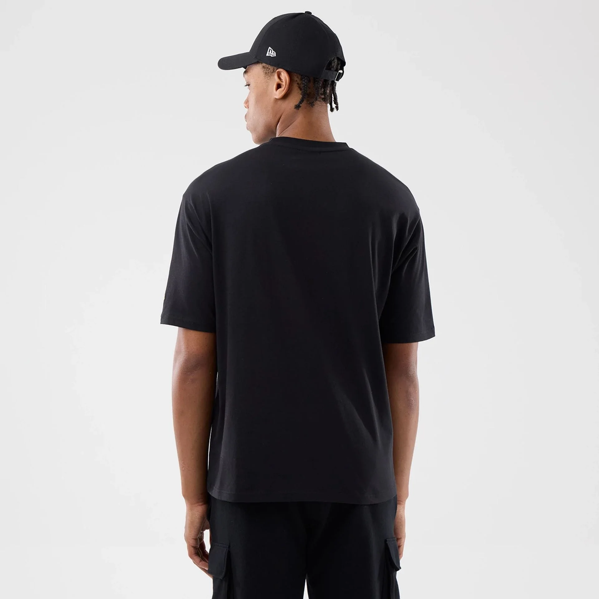 New Era Sticker London Black Oversized T-Shirt - Image 2