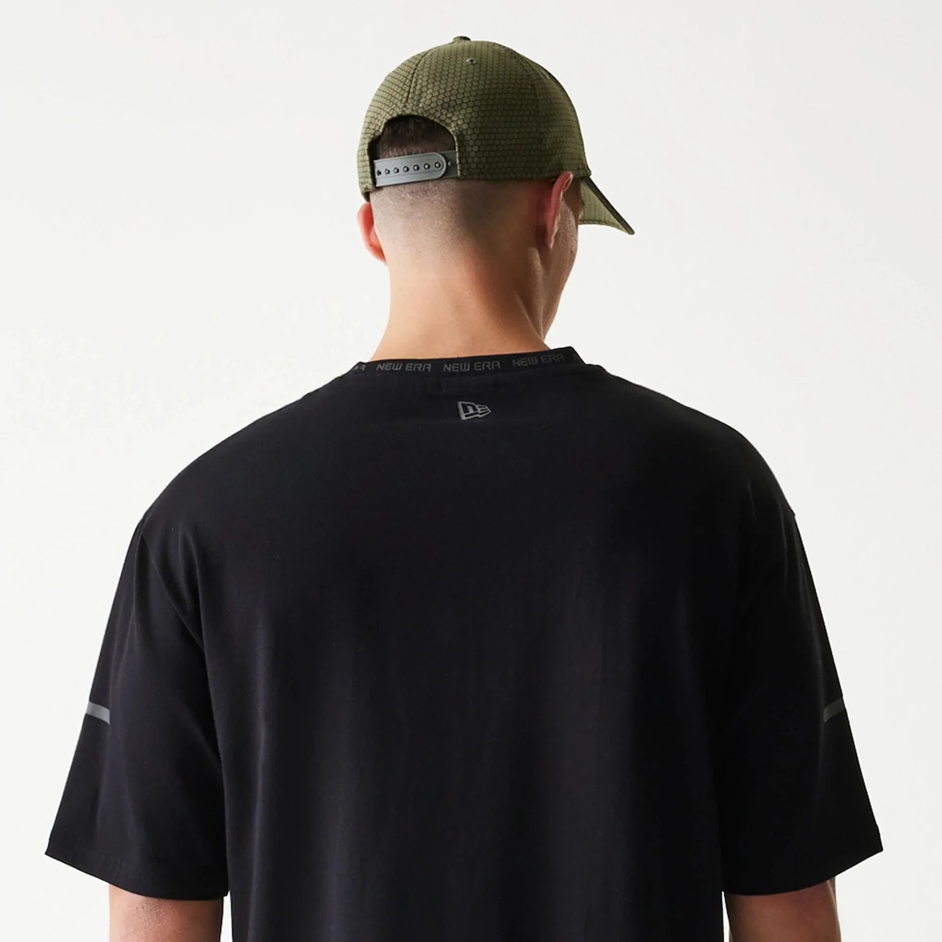New Era Tech Black Oversized T-Shirt - Image 7