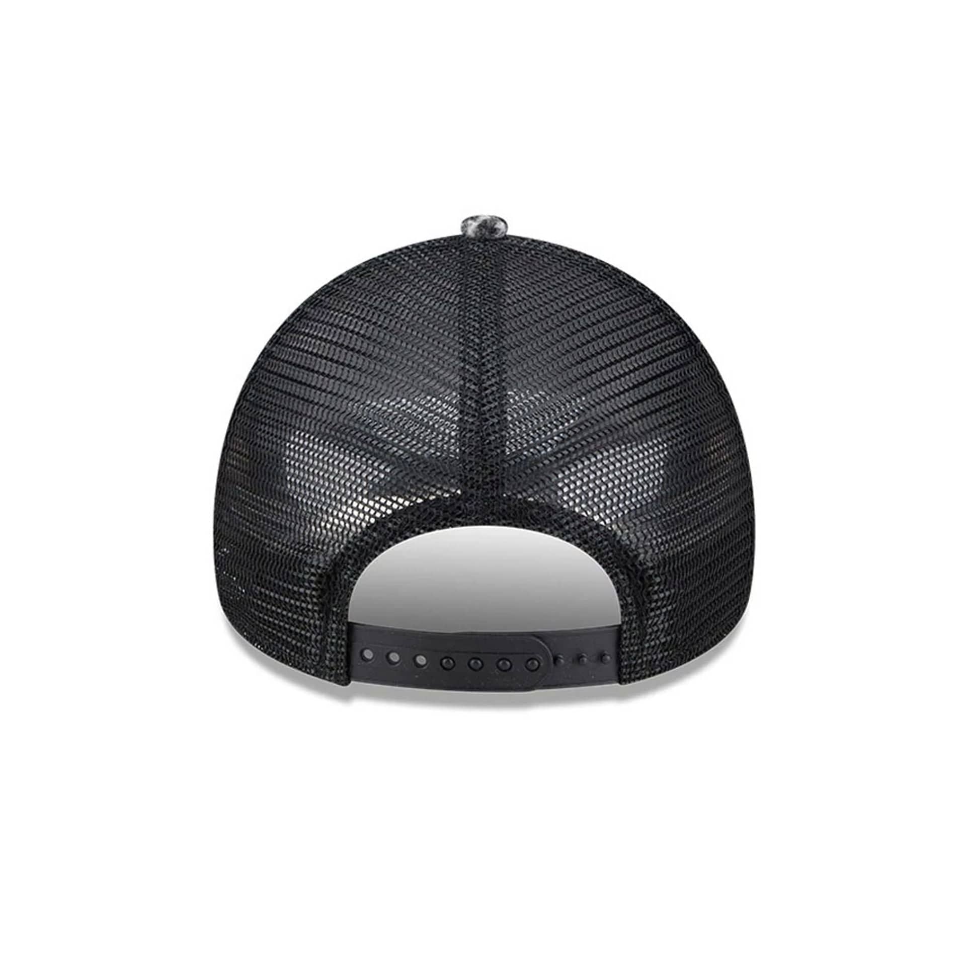 New Era White & Black Plaid 9FORTY A-Frame Trucker Adjustable Cap - Image 7