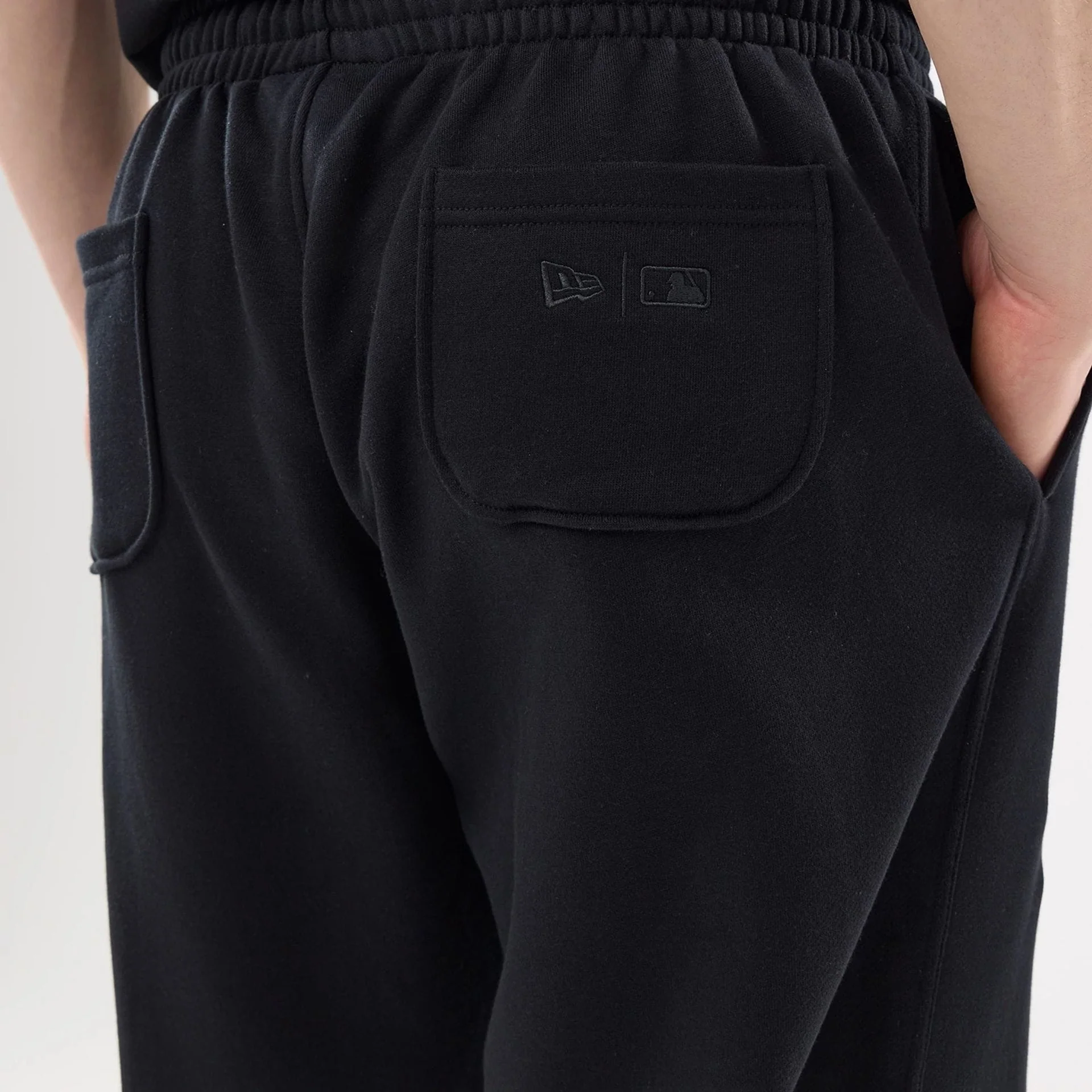 New York Mets MLB Comfort Black Joggers - Image 5