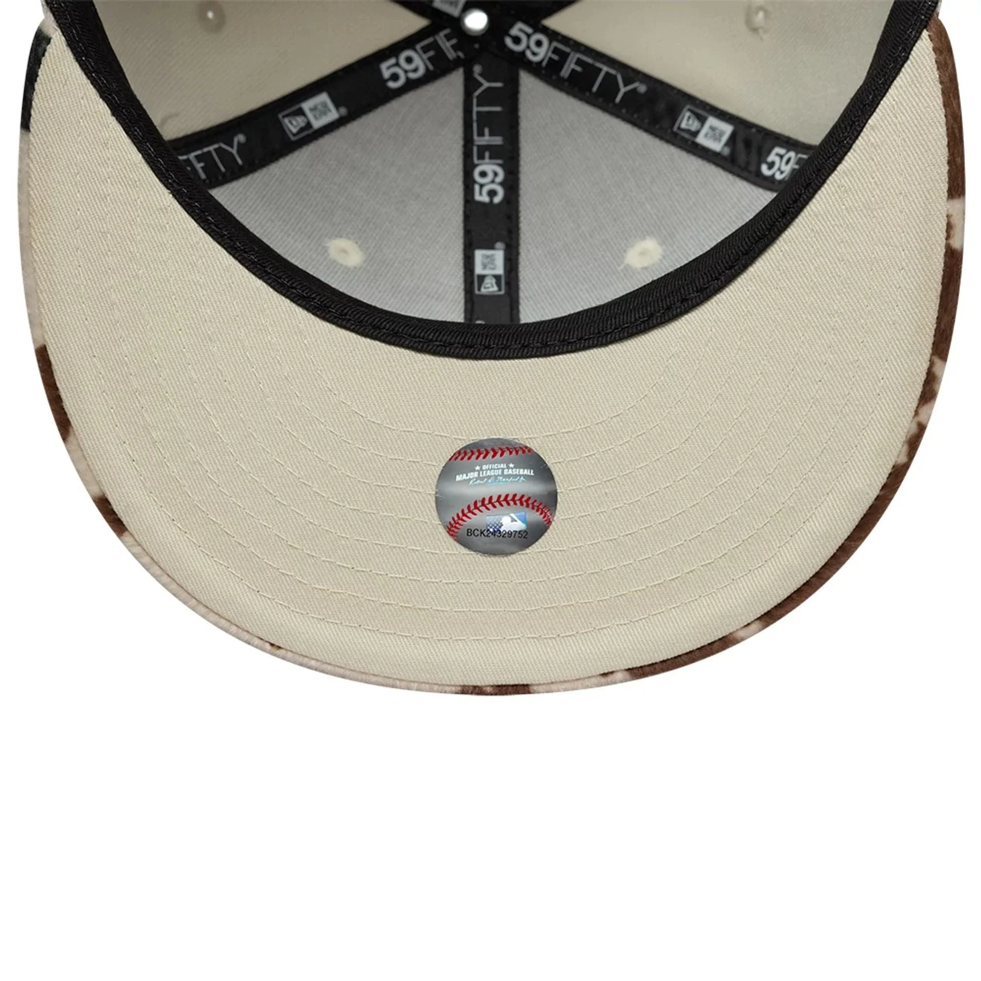 New York Yankees Animal Print Beige 59FIFTY Fitted Cap - Image 7