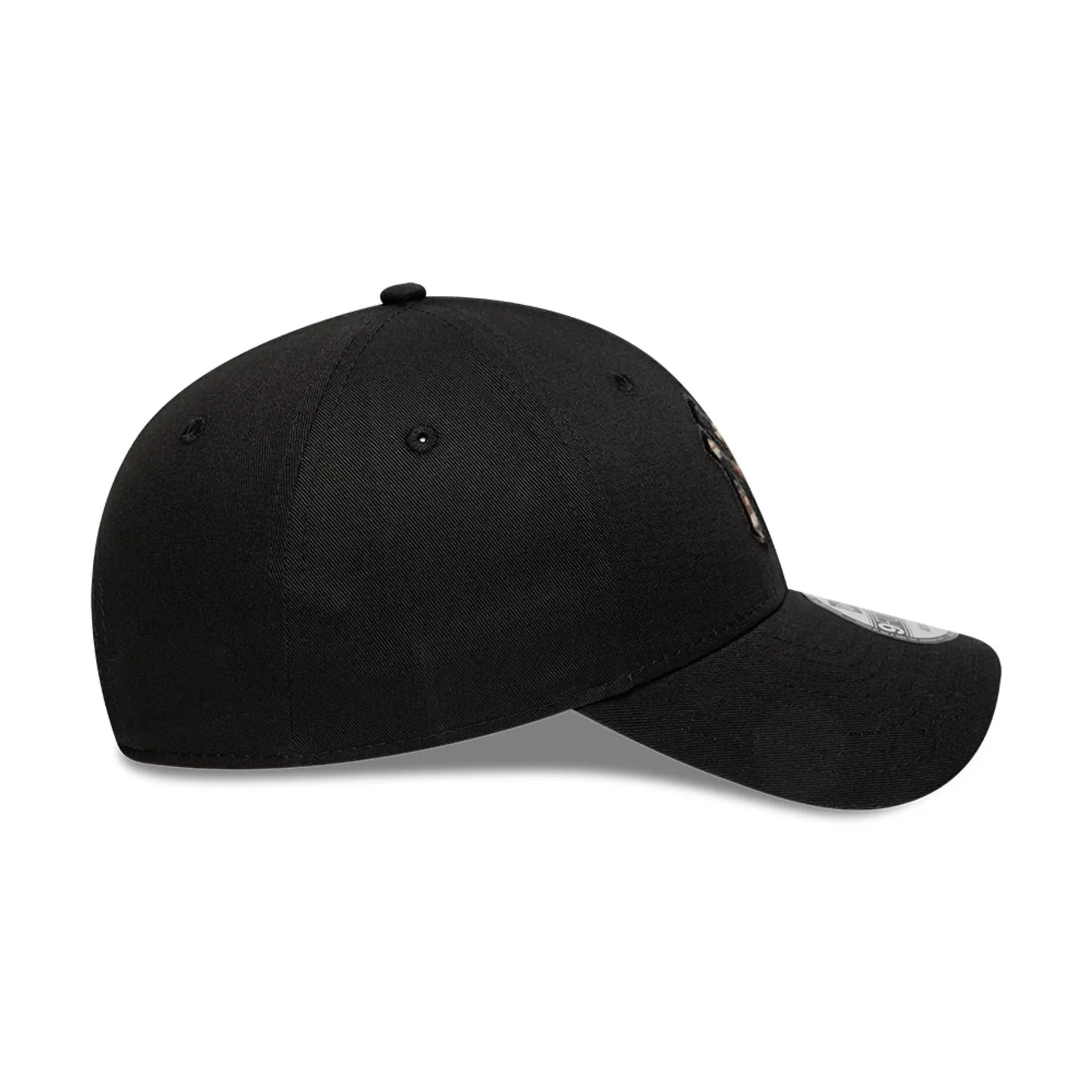 New York Yankees Animal Print Black 9FORTY Adjustable Cap - Image 5