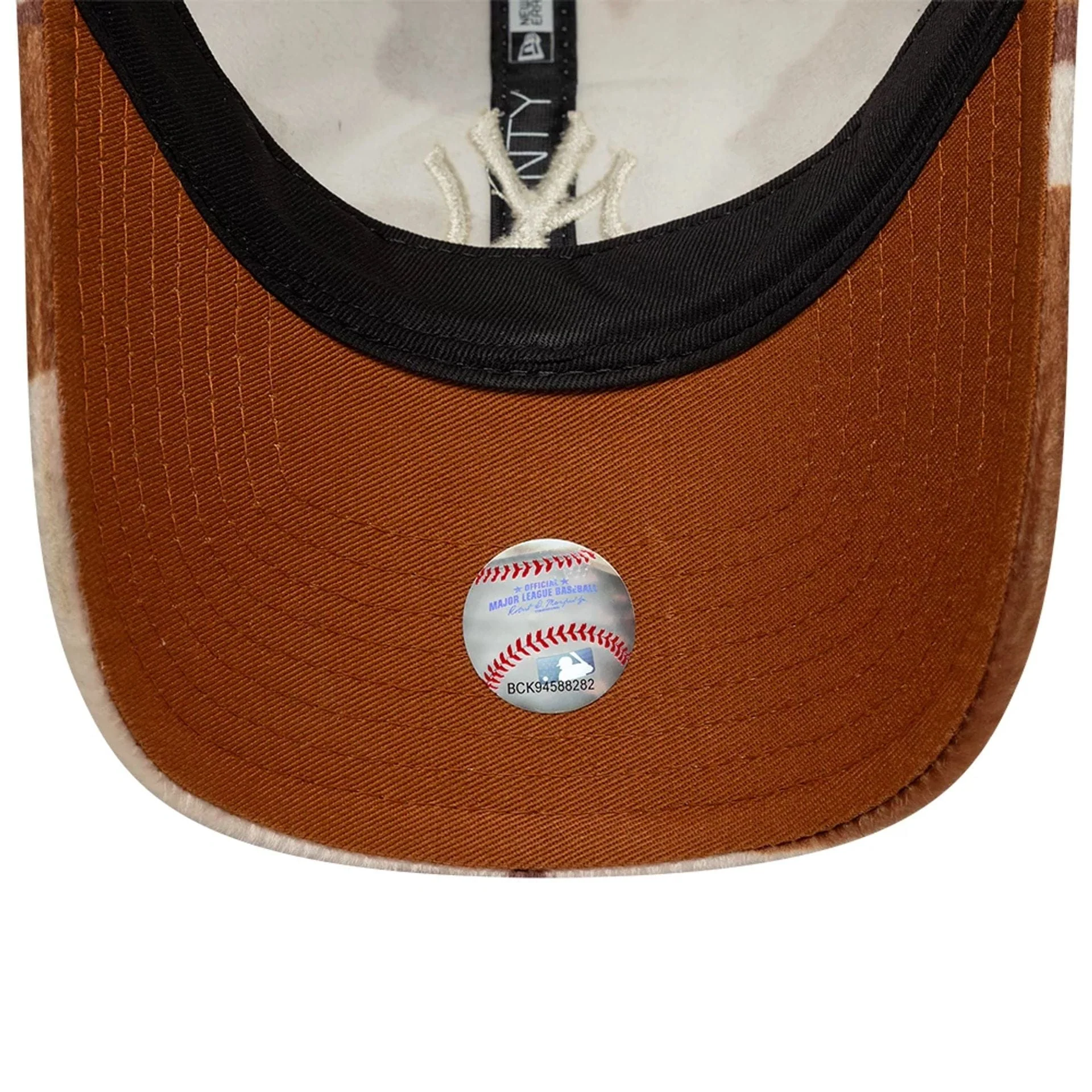 New York Yankees Animal Print Brown 9TWENTY Adjustable Cap - Image 7