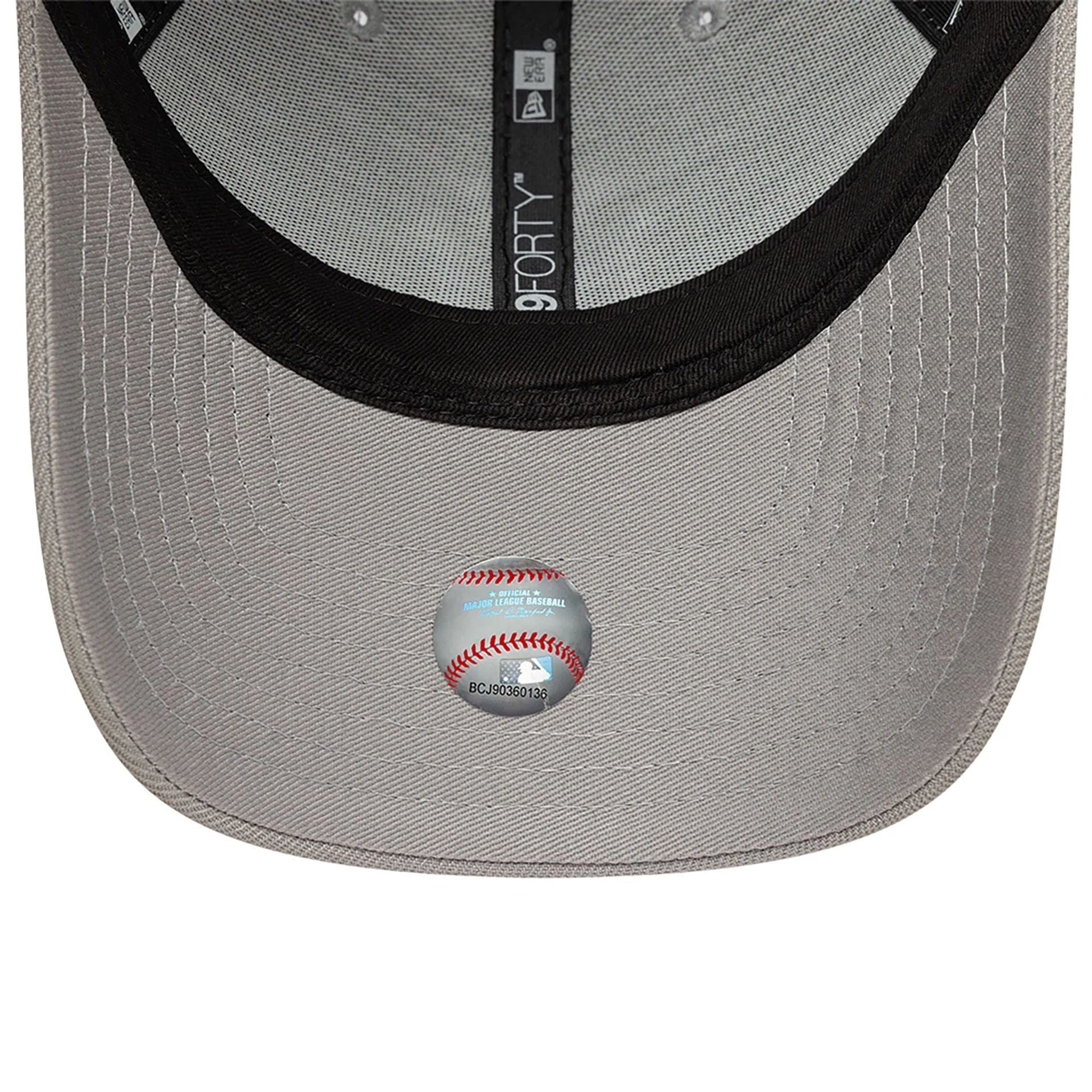 New York Yankees Essential Pack Grey 9FORTY Snapback Adjustable Cap - Image 4