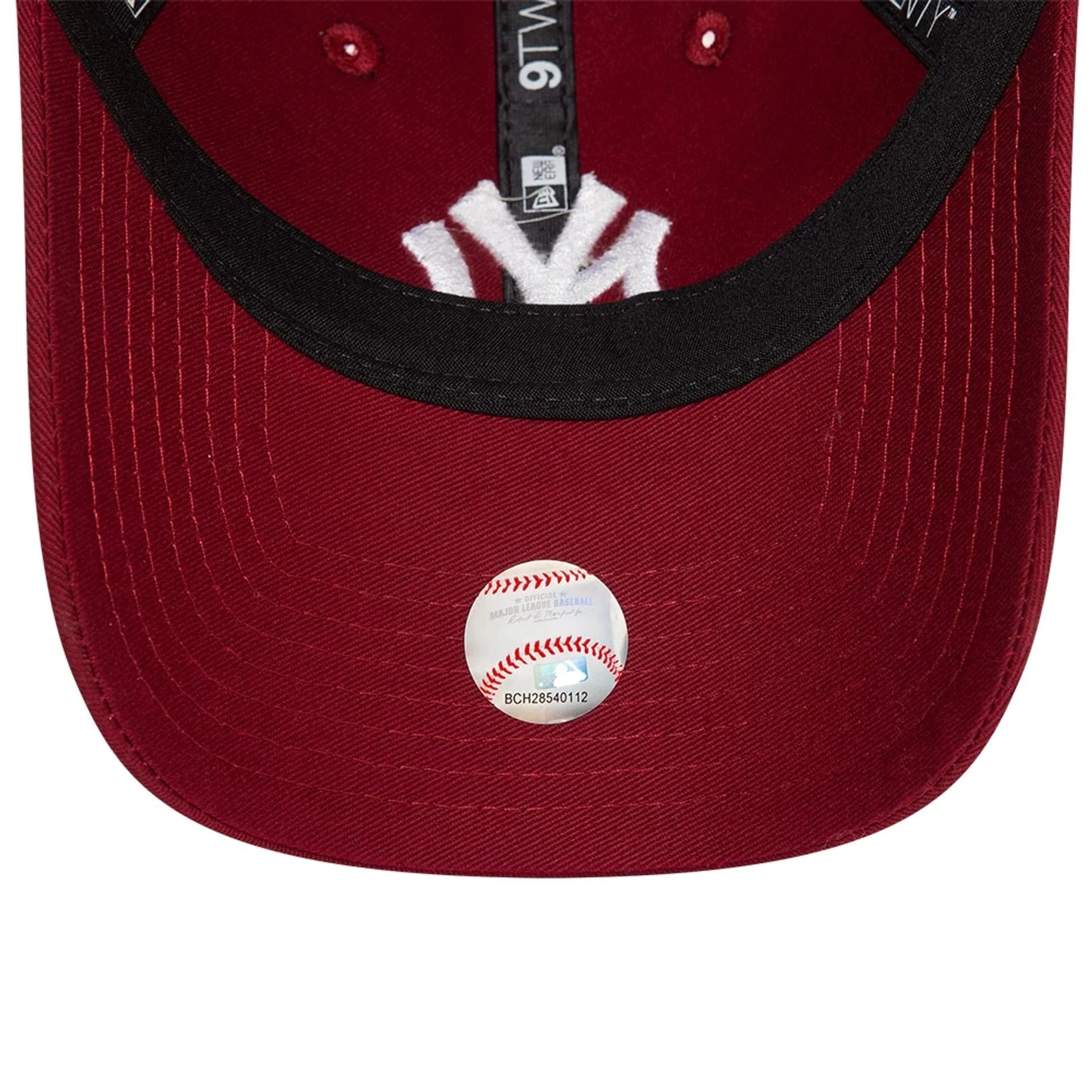 New York Yankees League Essential Dark Red 9TWENTY Adjustable Cap - Image 3