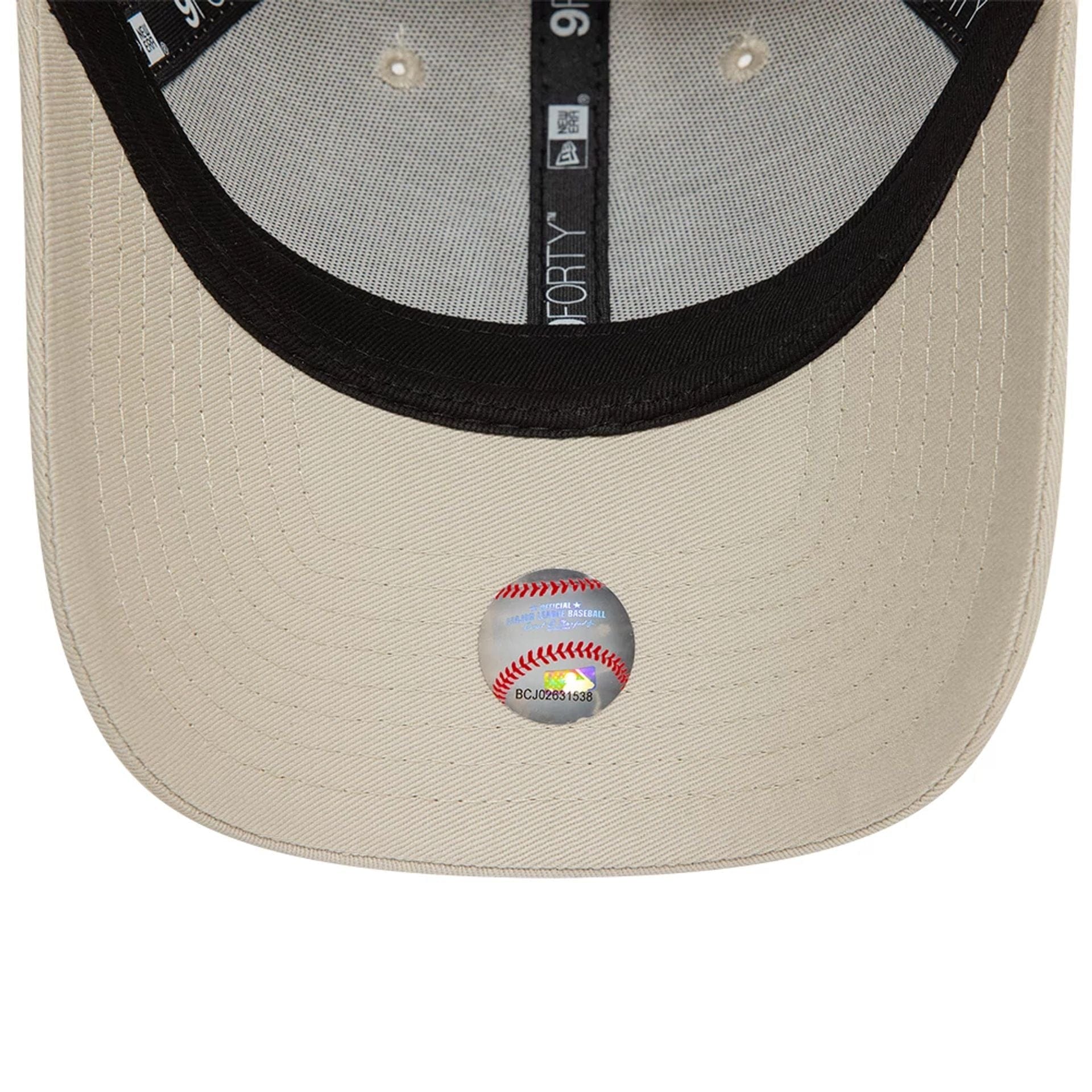 New York Yankees League Essential Stone 9FORTY Adjustable Cap - Image 2