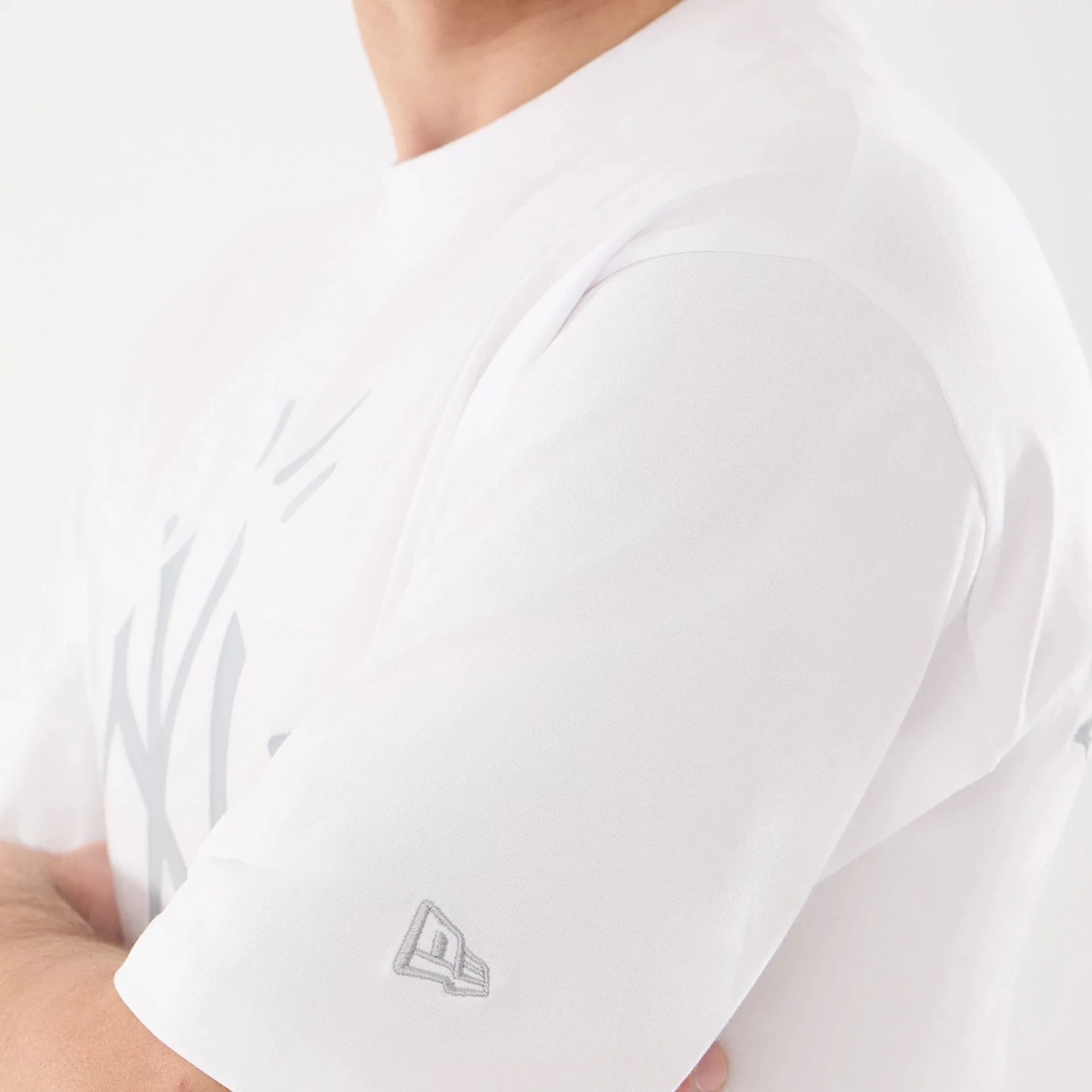 New York Yankees MLB 59FIFTY Day Graphic White T-Shirt - Image 3