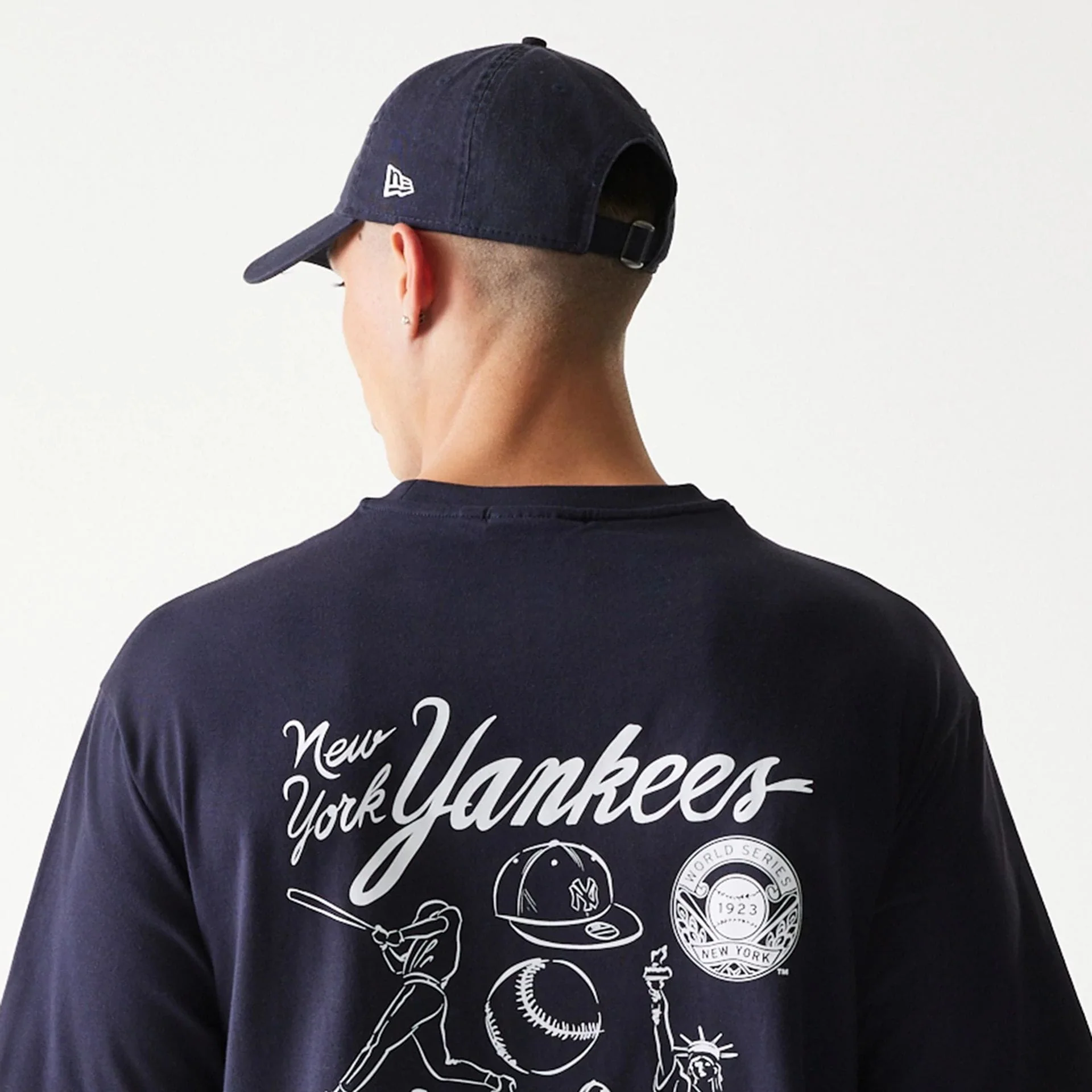 New York Yankees MLB Baseball Graphic Navy Oversized T-Shirt - Image 7