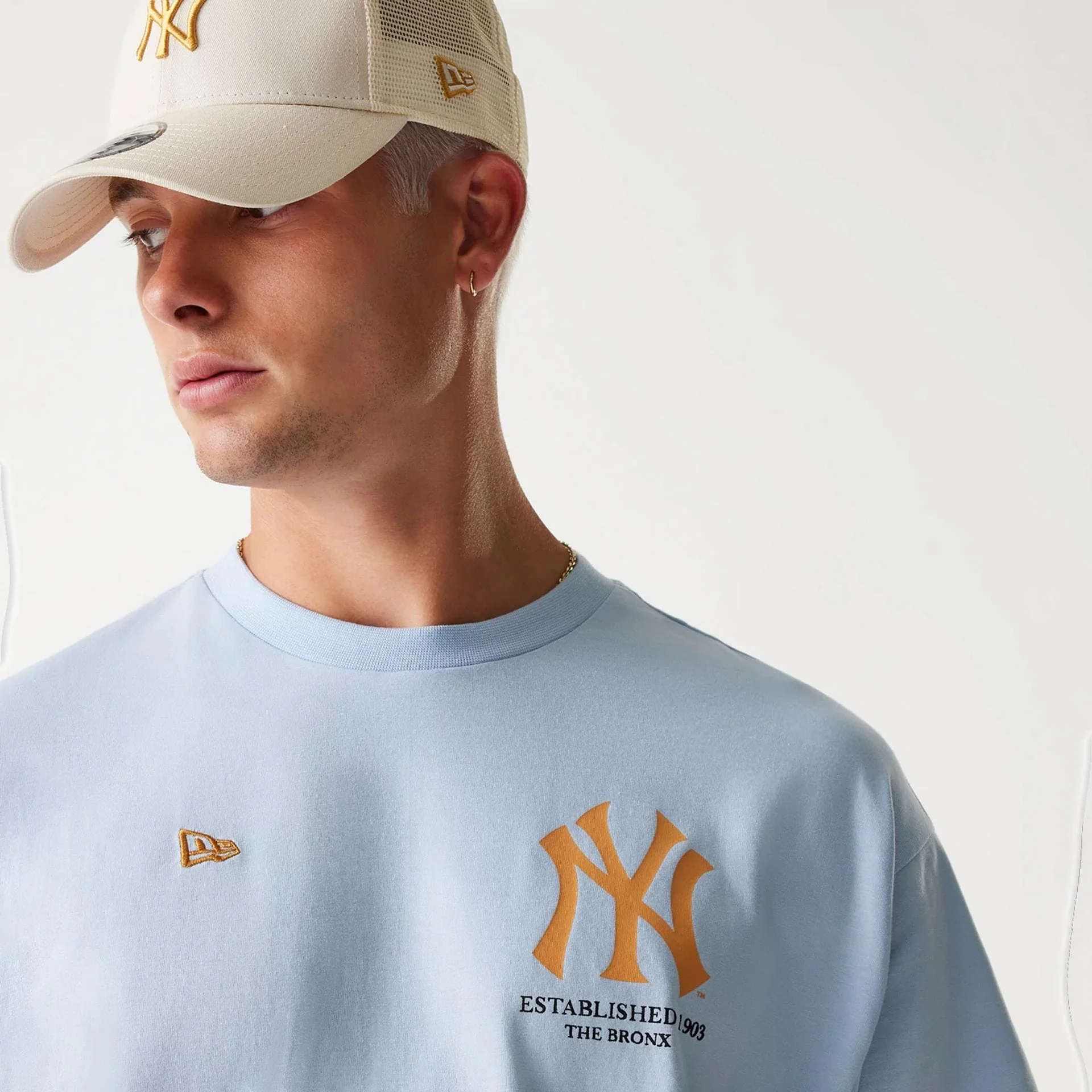 New York Yankees MLB Baseball Graphic Pastel Blue Oversized T-Shirt - Image 6