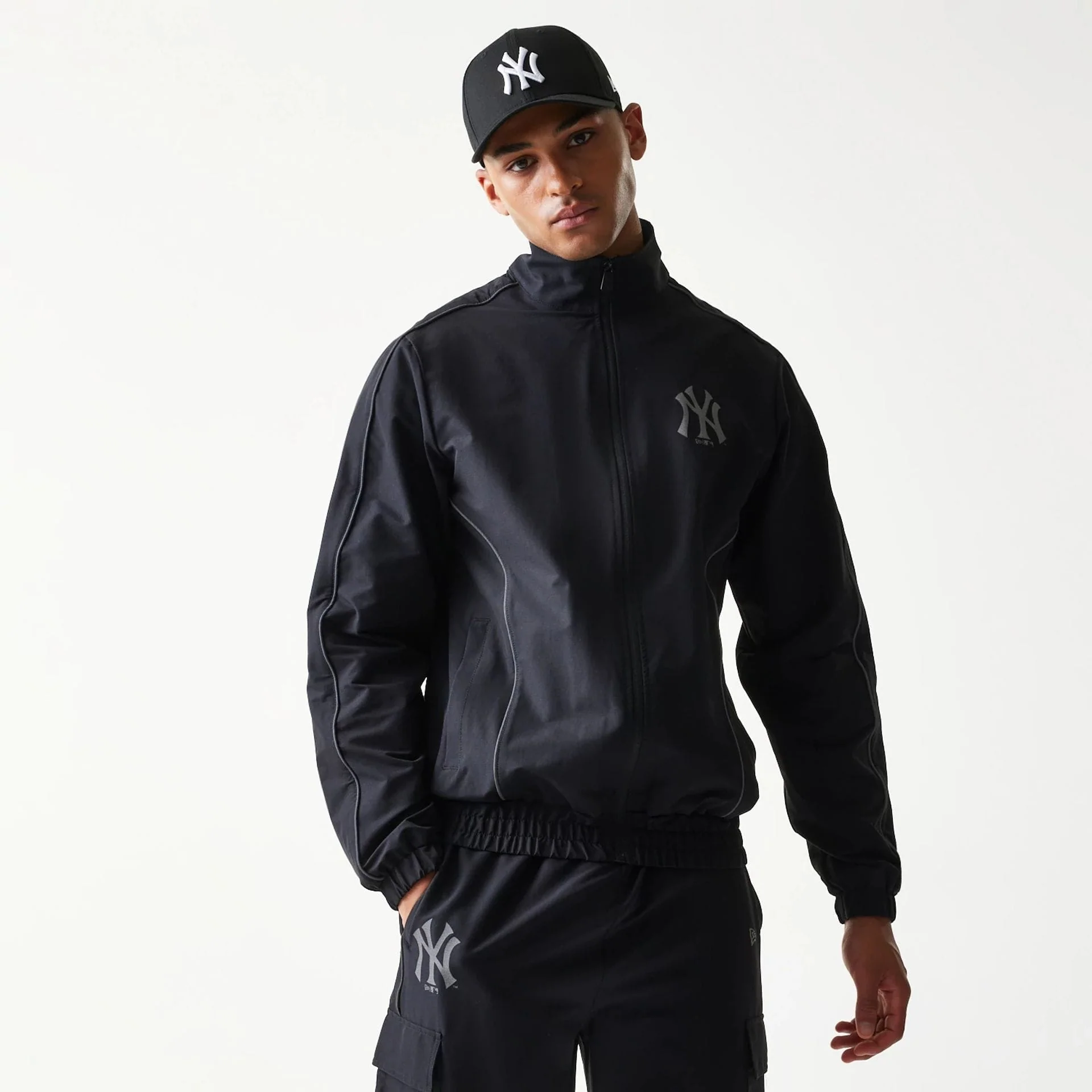New York Yankees MLB Black Jacket - Image 3