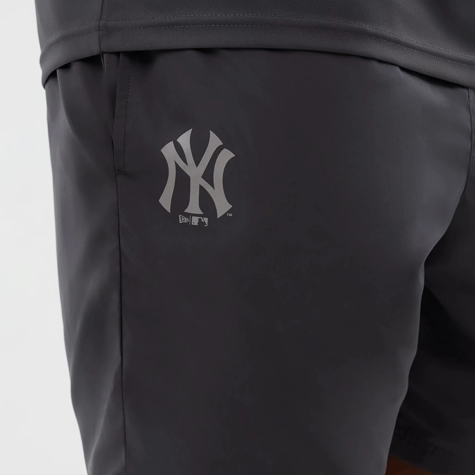 New York Yankees MLB Core Plus Dark Grey Shorts - Image 3