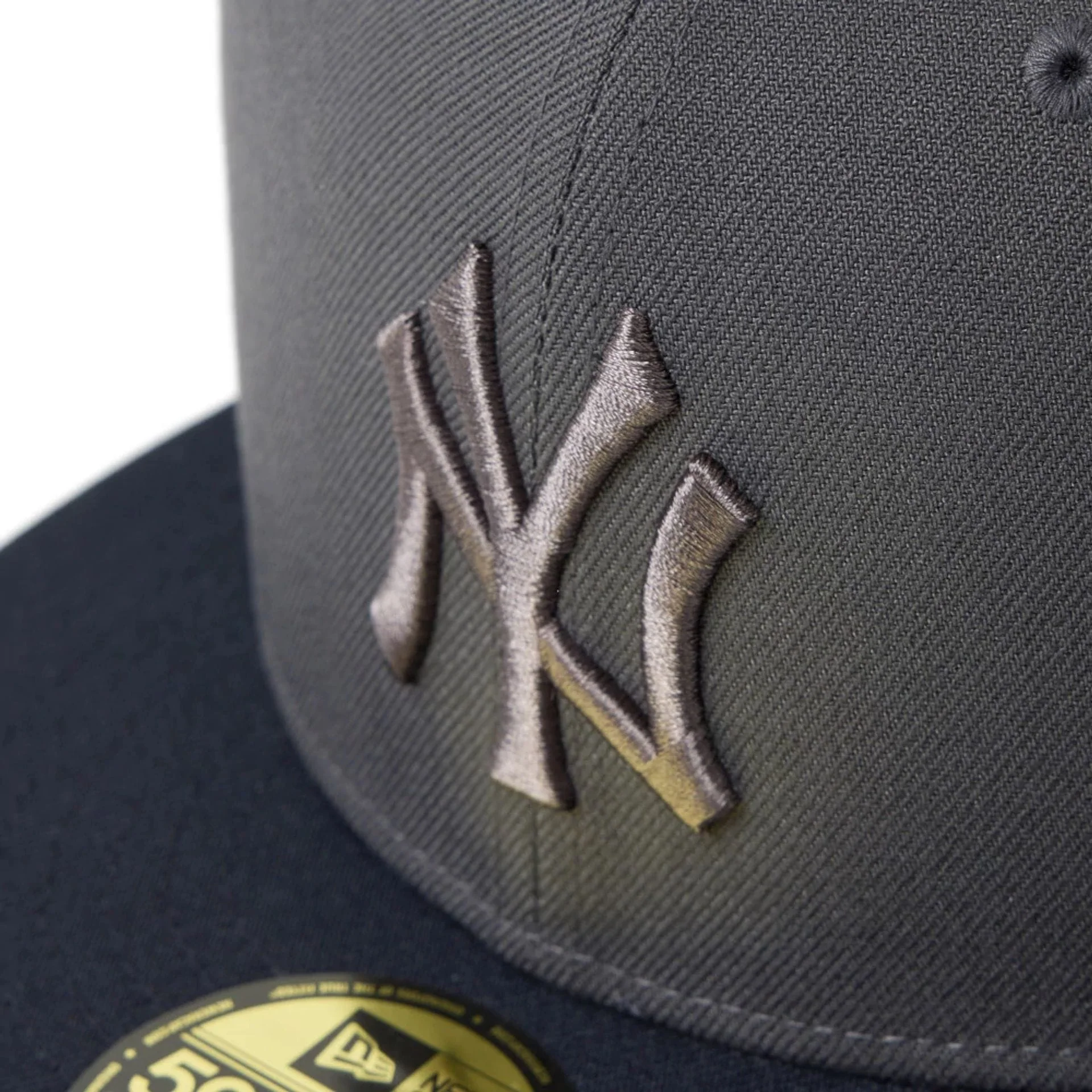 New York Yankees MLB Dark Grey 59FIFTY Fitted Cap - Image 5