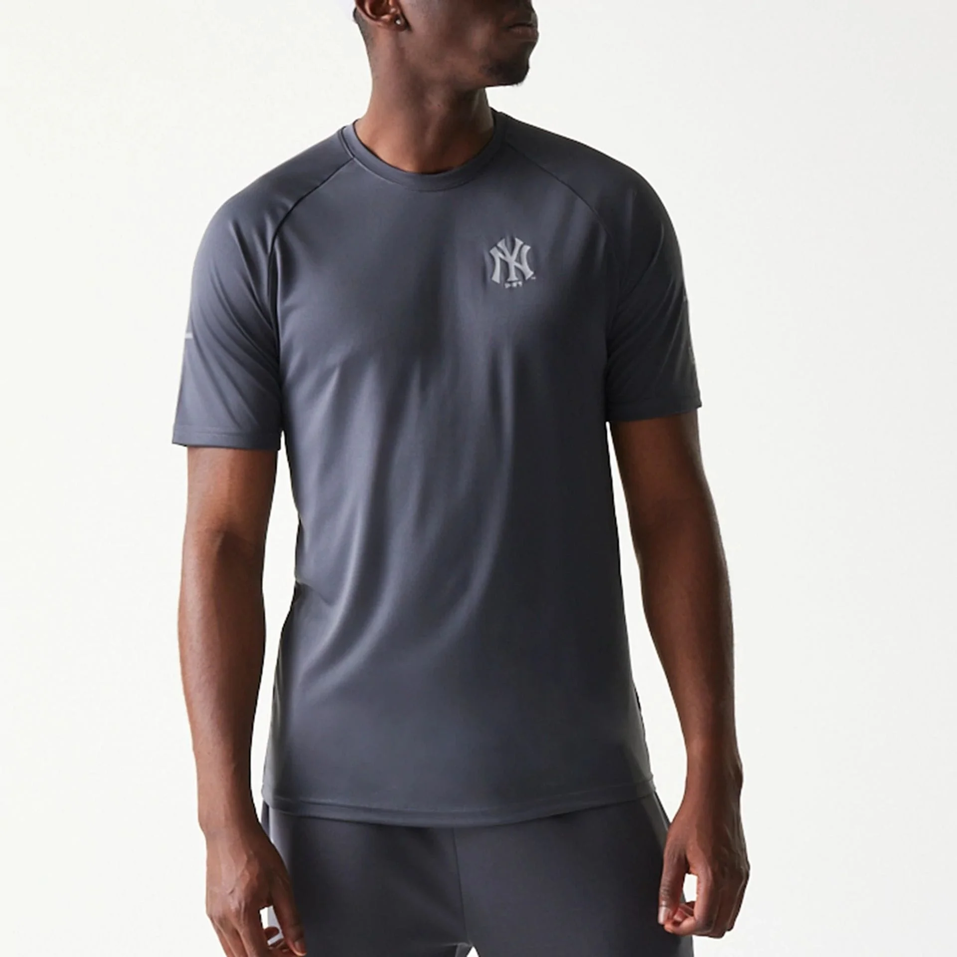 New York Yankees MLB Dark Grey T-Shirt - Image 3