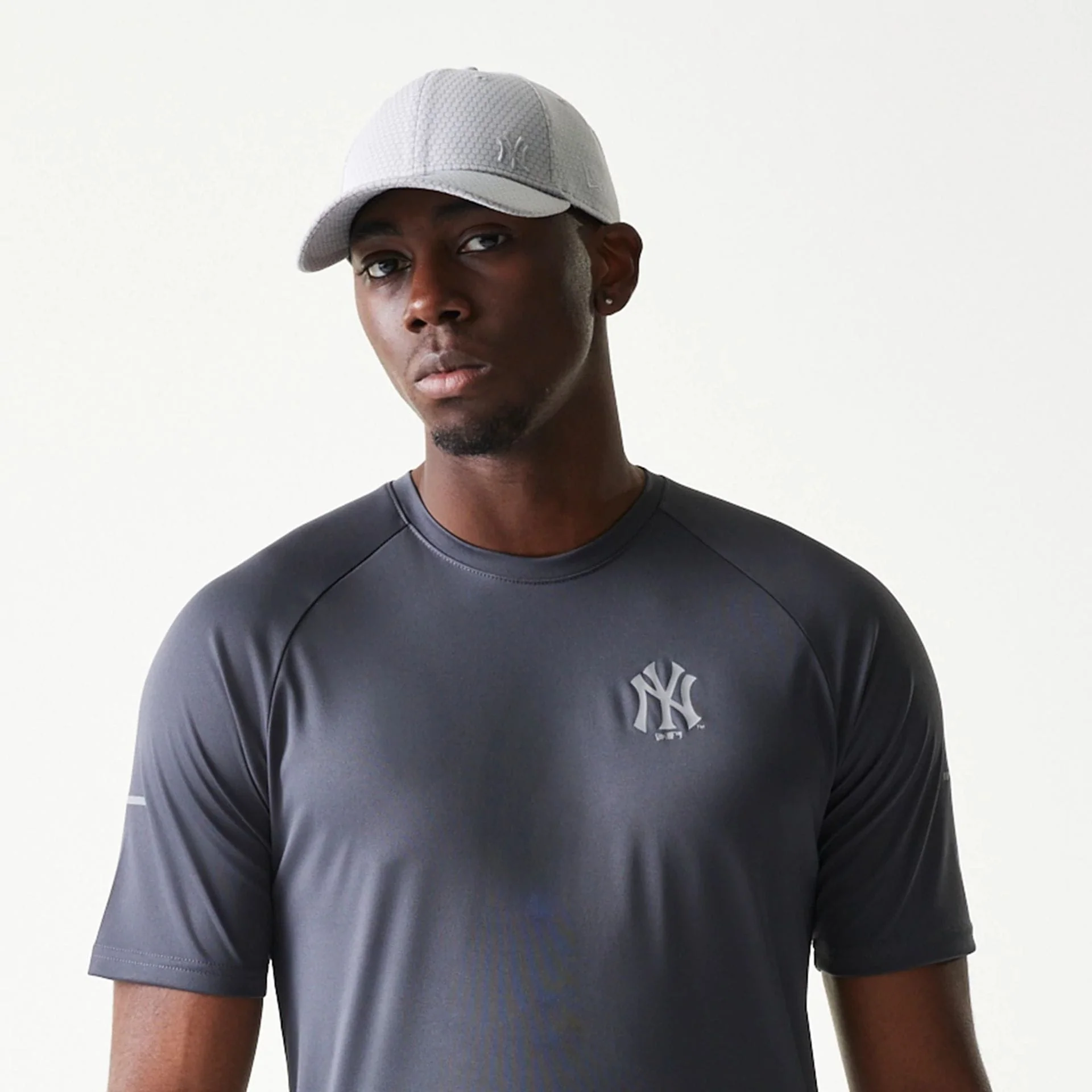 New York Yankees MLB Dark Grey T-Shirt - Image 6