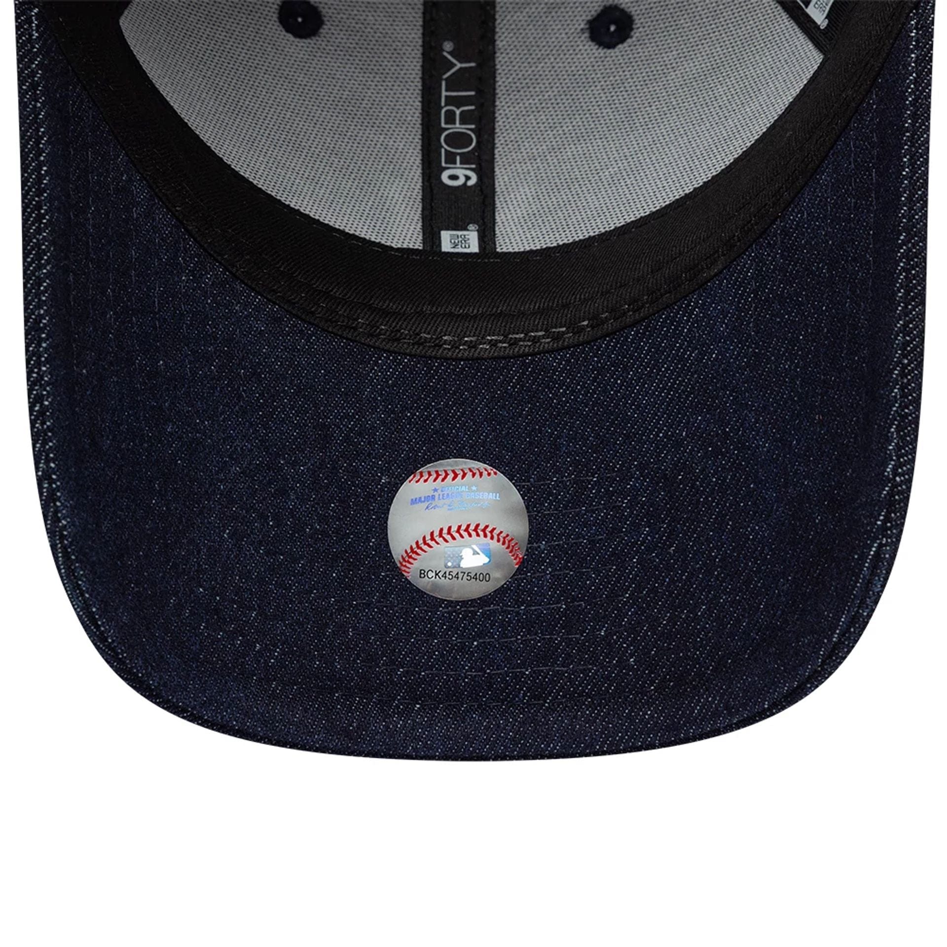 New York Yankees MLB Denim Heart Navy 9FORTY Adjustable Cap - Image 7