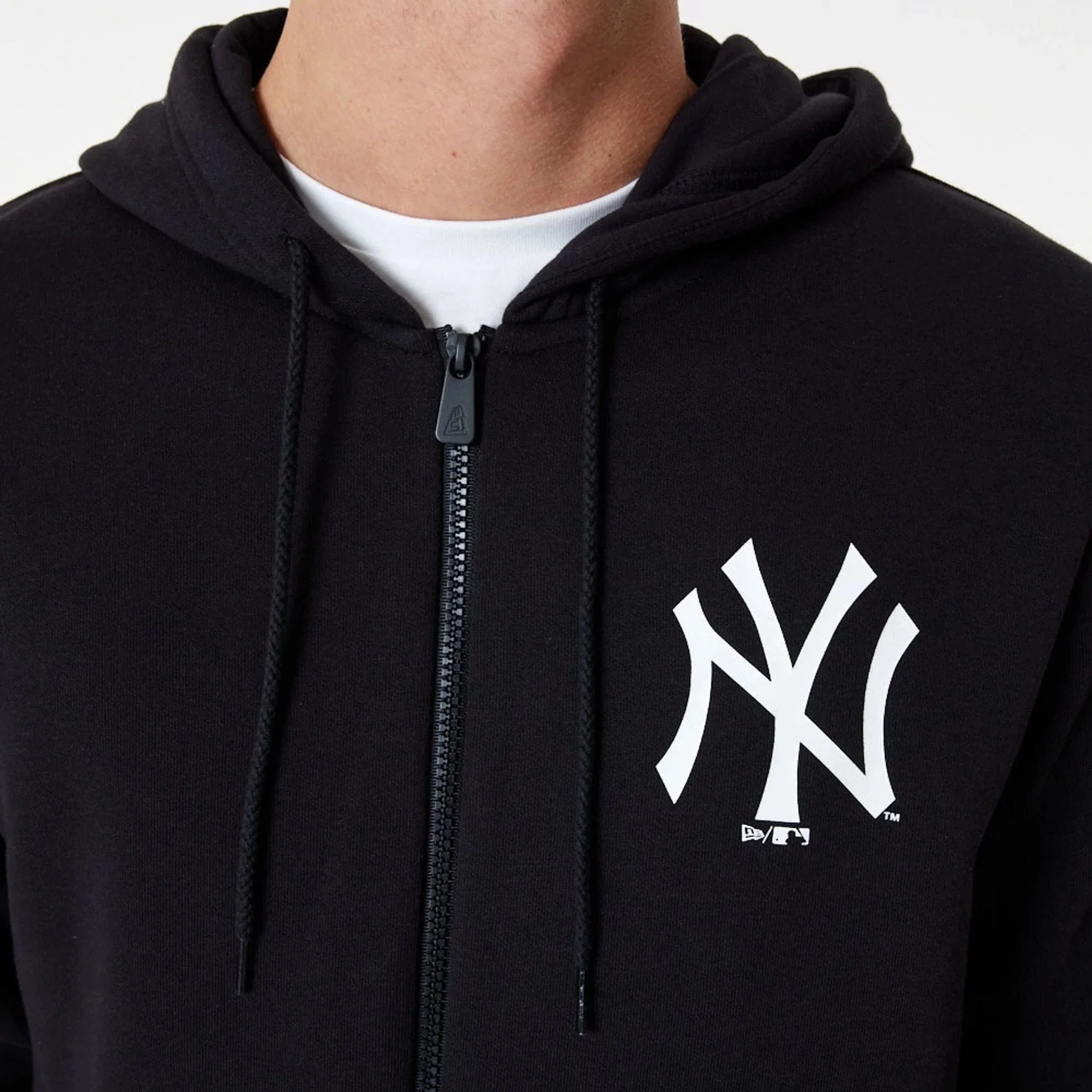 New York Yankees MLB Essential Black Full Zip Hoodie - Image 3