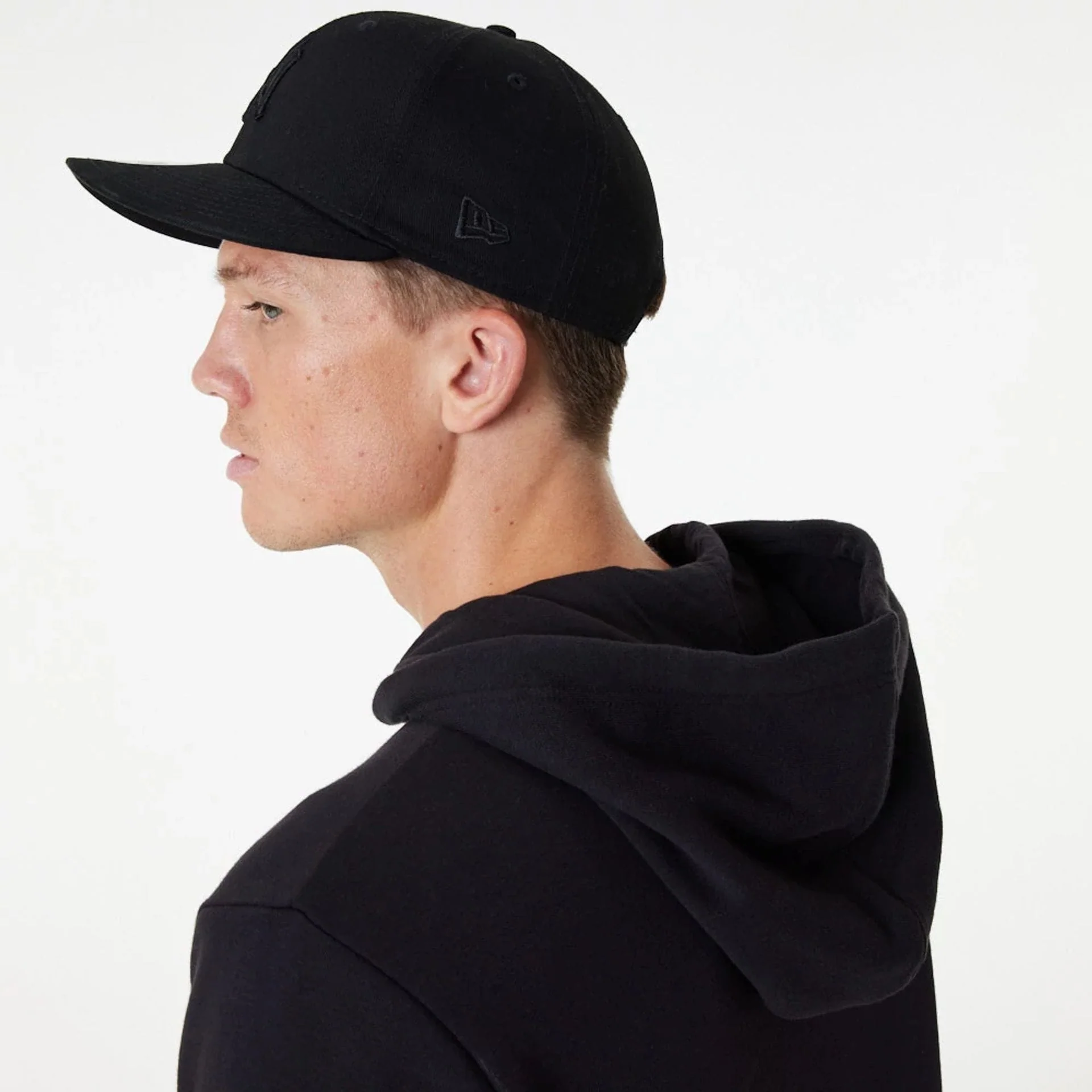 New York Yankees MLB Essential Black Full Zip Hoodie - Image 5