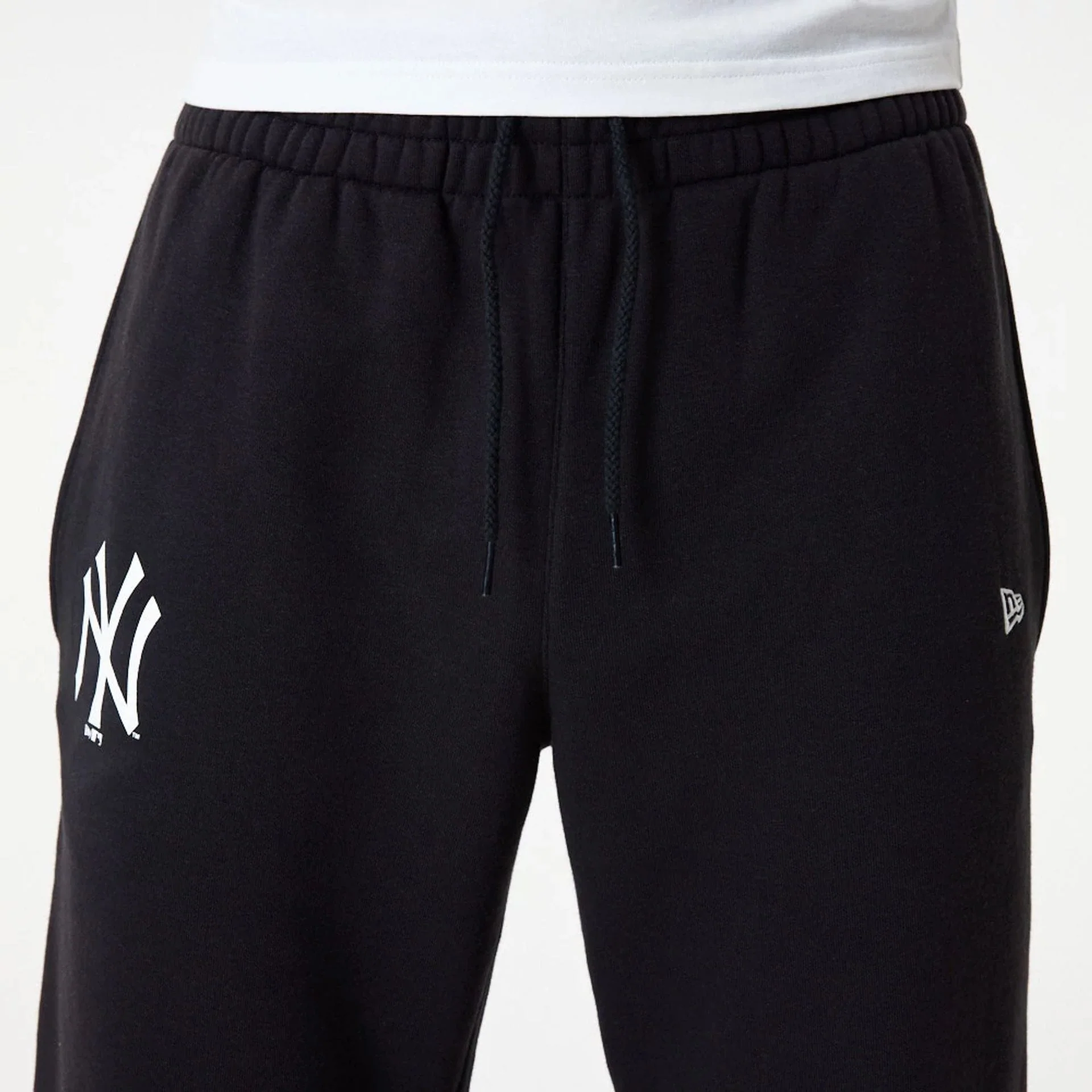 New York Yankees MLB Essential Black Joggers - Image 6