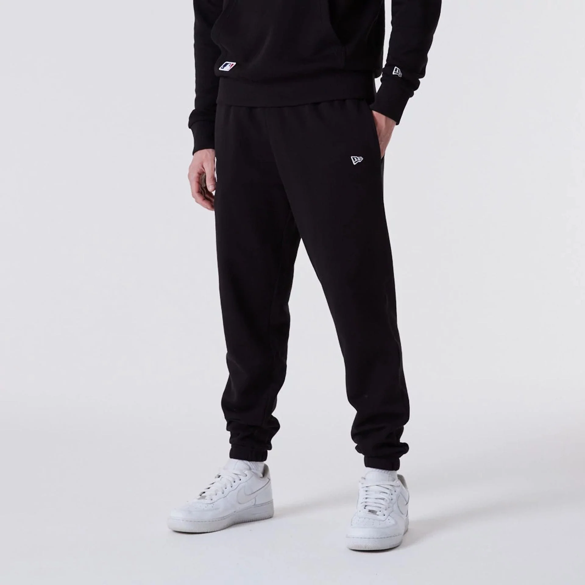 New York Yankees MLB Essential Black Joggers - Image 7