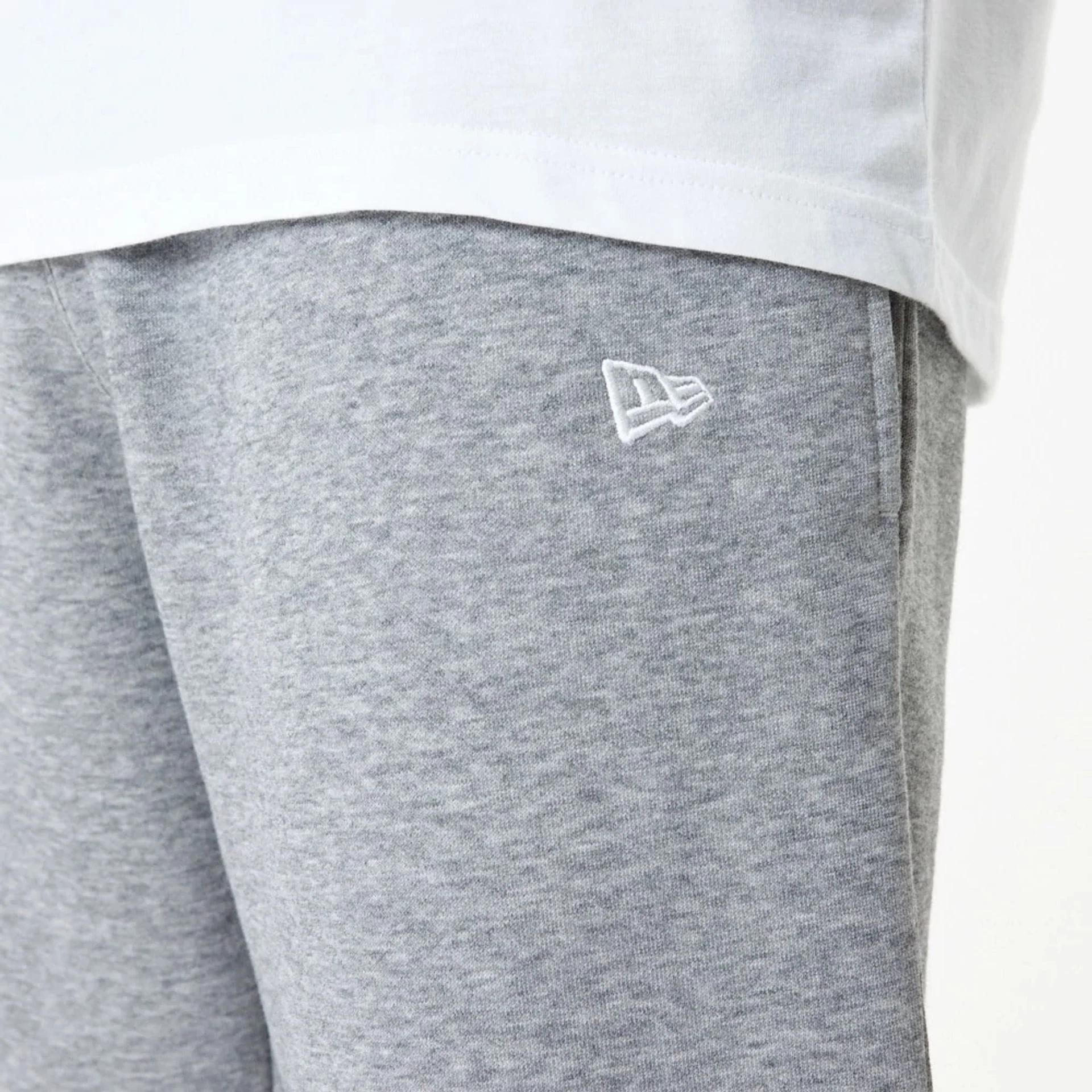 New York Yankees MLB Essential Grey Joggers - Image 4