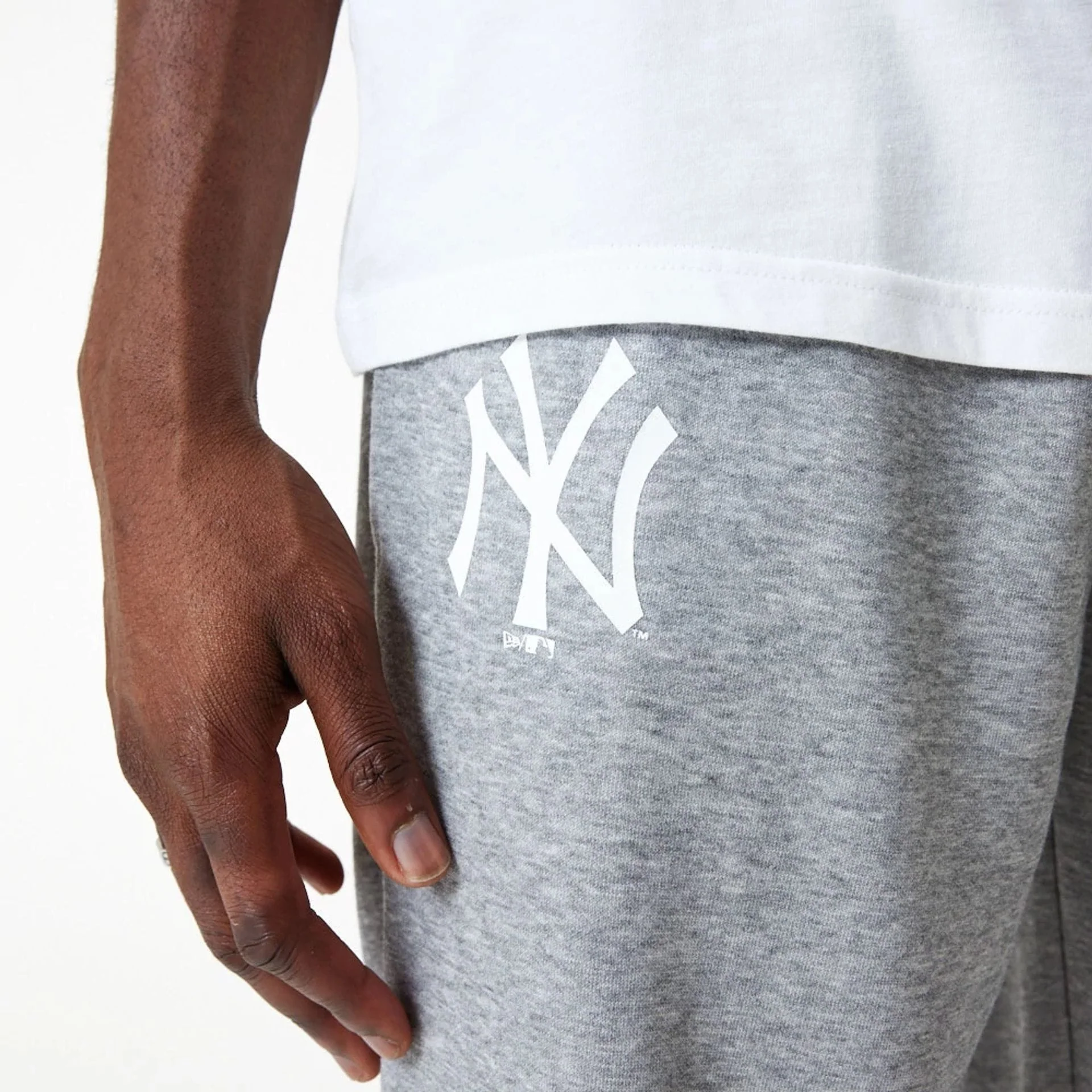 New York Yankees MLB Essential Grey Joggers - Image 5