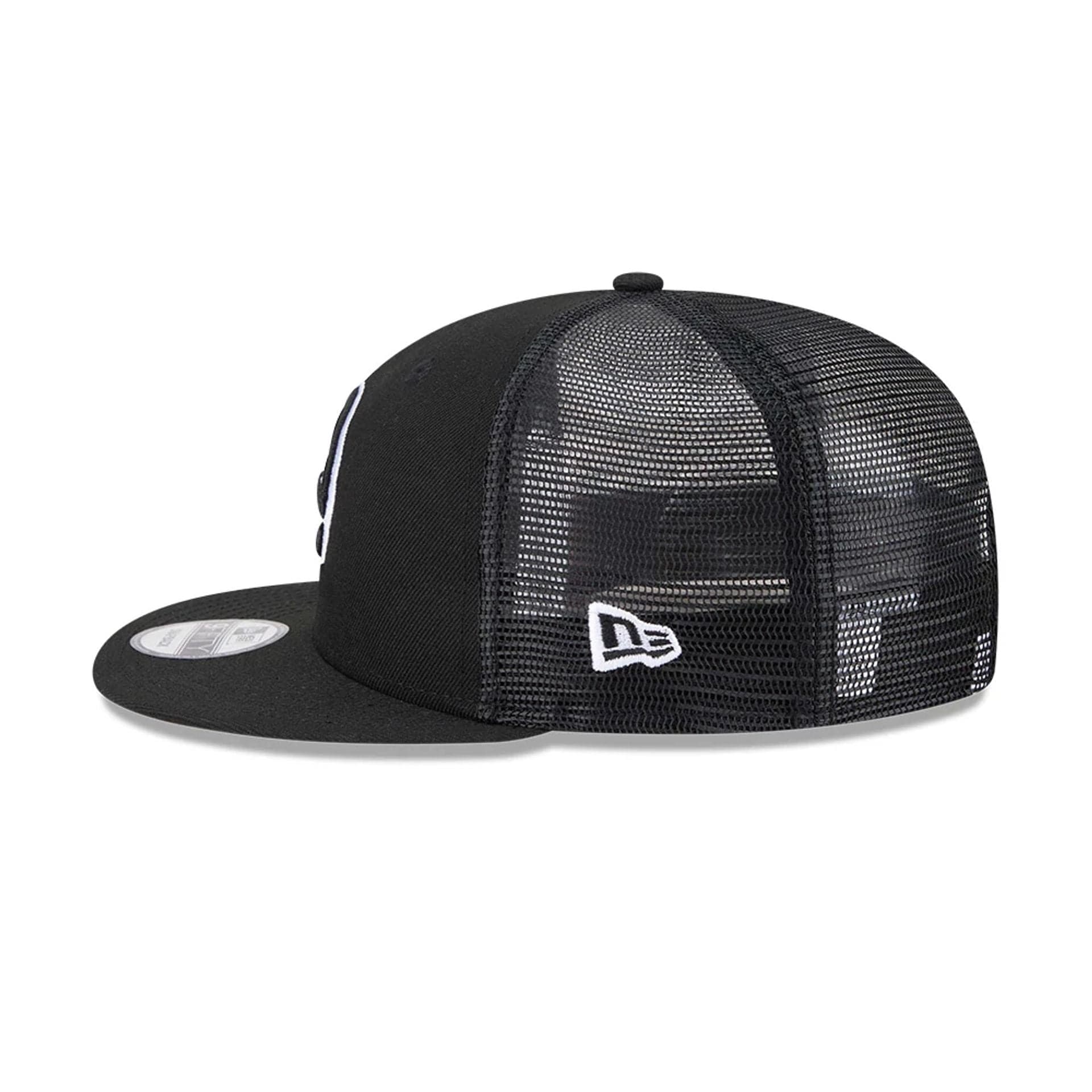 New York Yankees MLB Evergreen Black 9FIFTY Trucker Adjustable Cap - Image 6