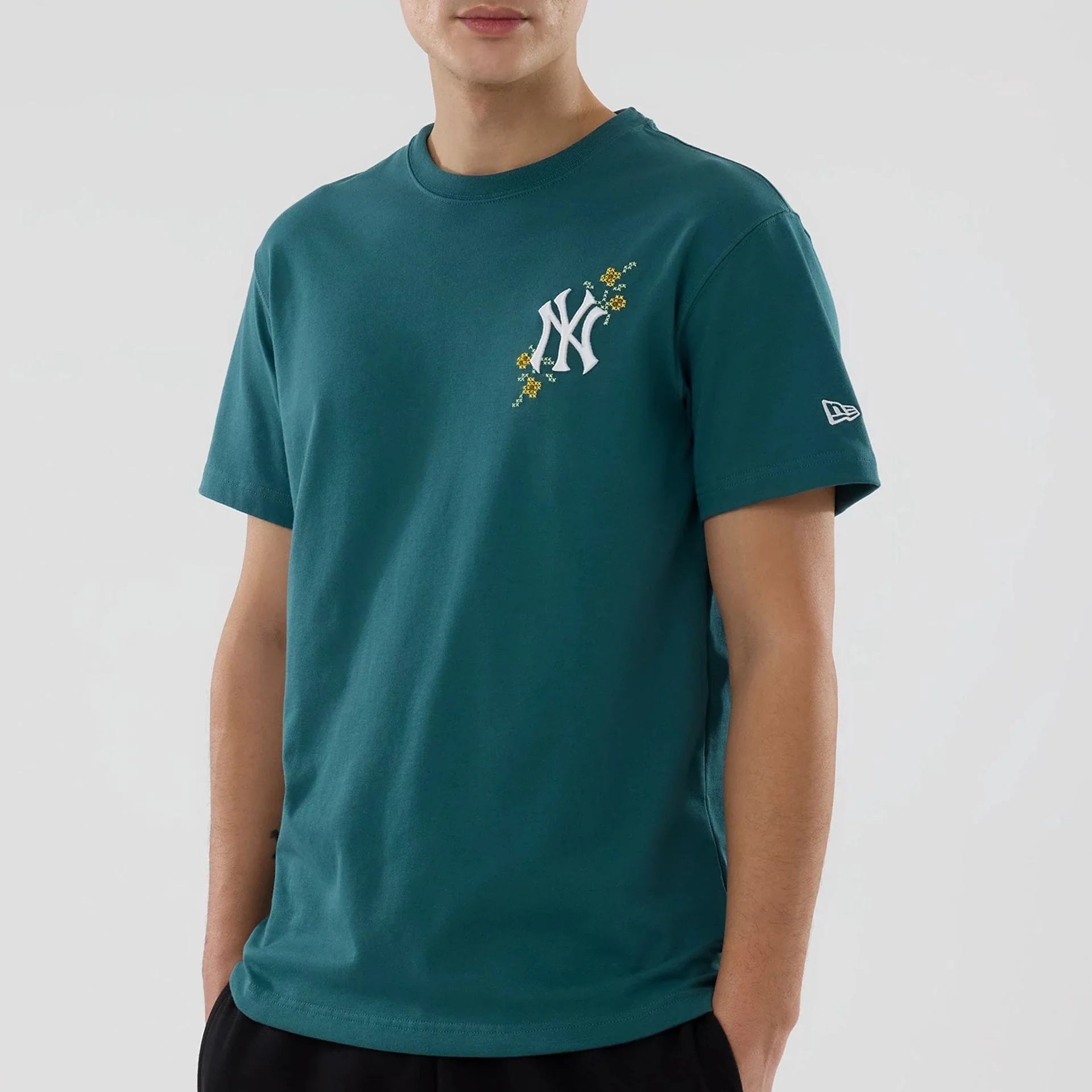 New York Yankees MLB Garden Dark Green T-Shirt - Image 3