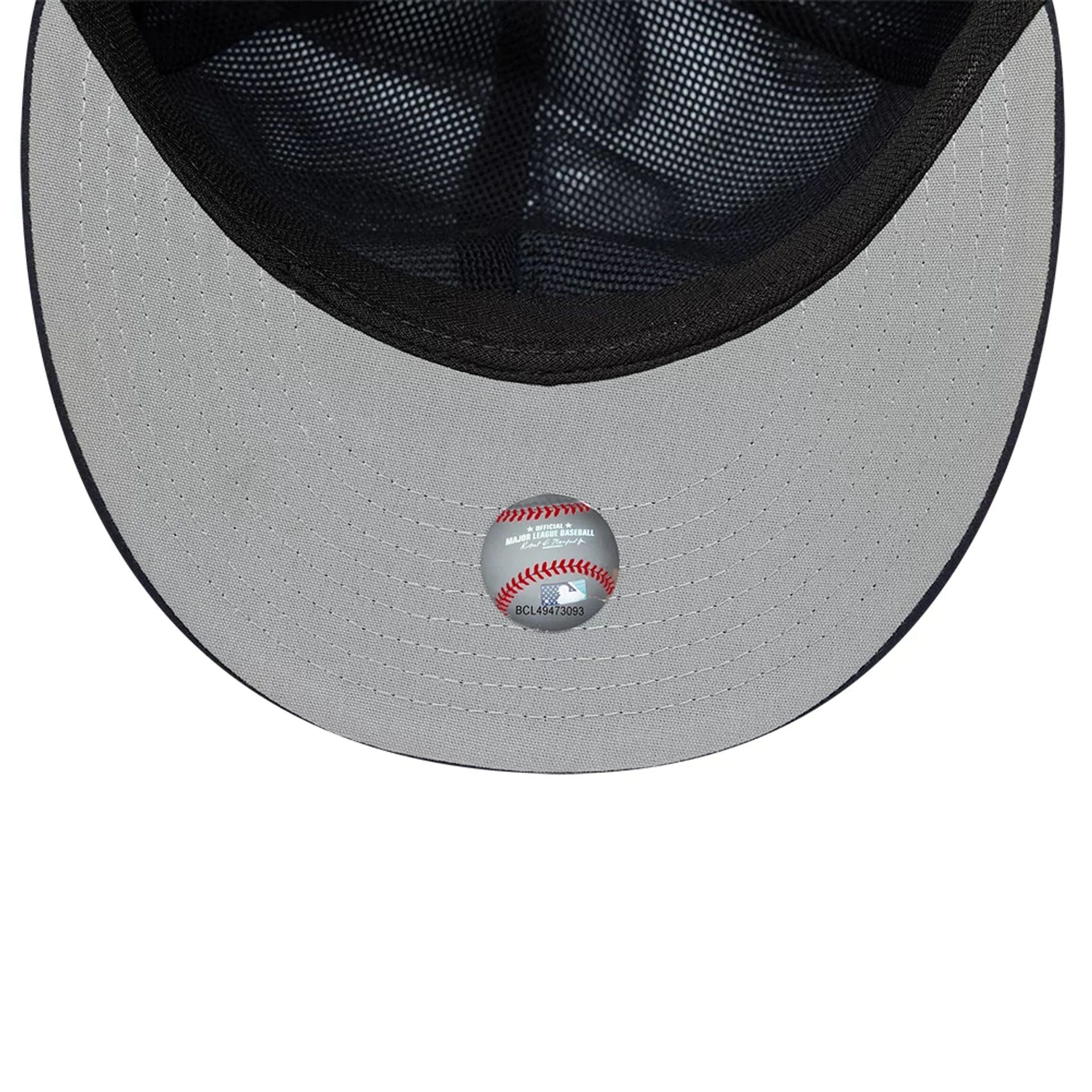 New York Yankees MLB Gore-Tex Navy 59FIFTY Fitted Cap - Image 2