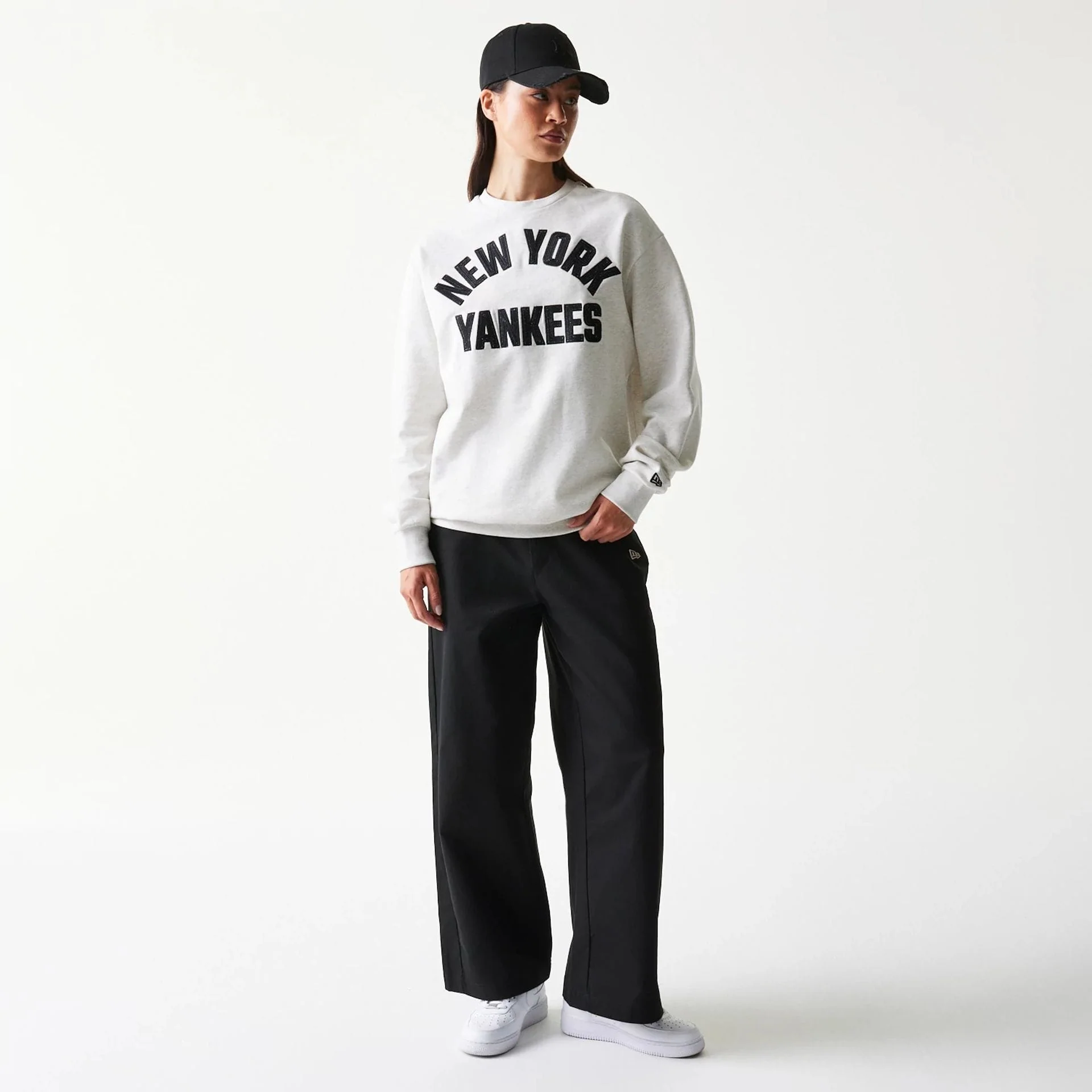 New York Yankees MLB Graphic Pastel Grey Oversized Crew Neck Sweater - Image 4
